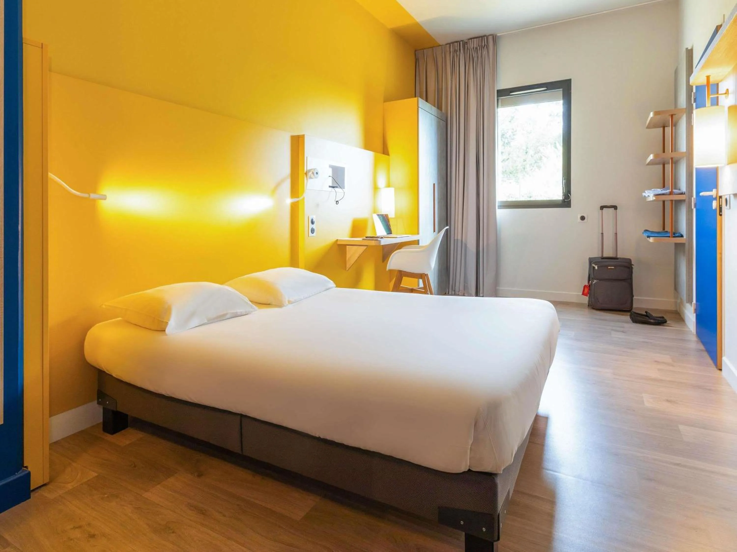 Bedroom, Bed in ibis budget Rennes Rte Lorient