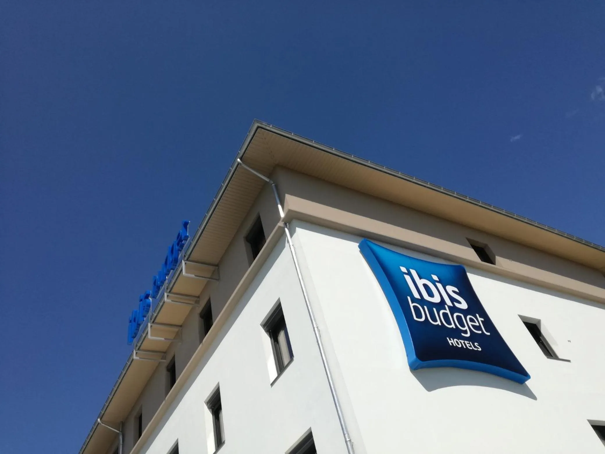 Property logo or sign in ibis budget Rennes Rte Lorient