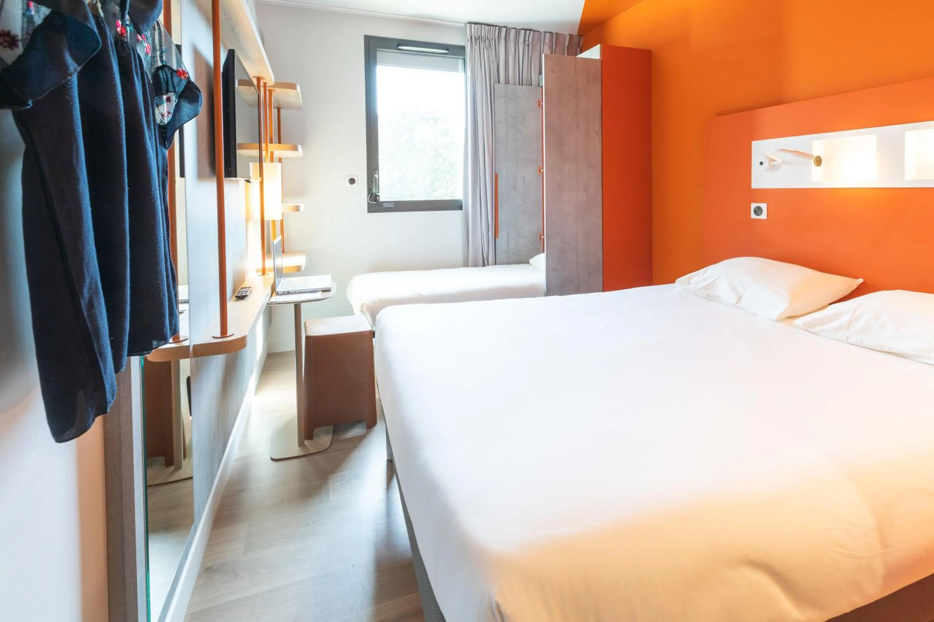 Bedroom, Bed in ibis budget Rennes Rte Lorient