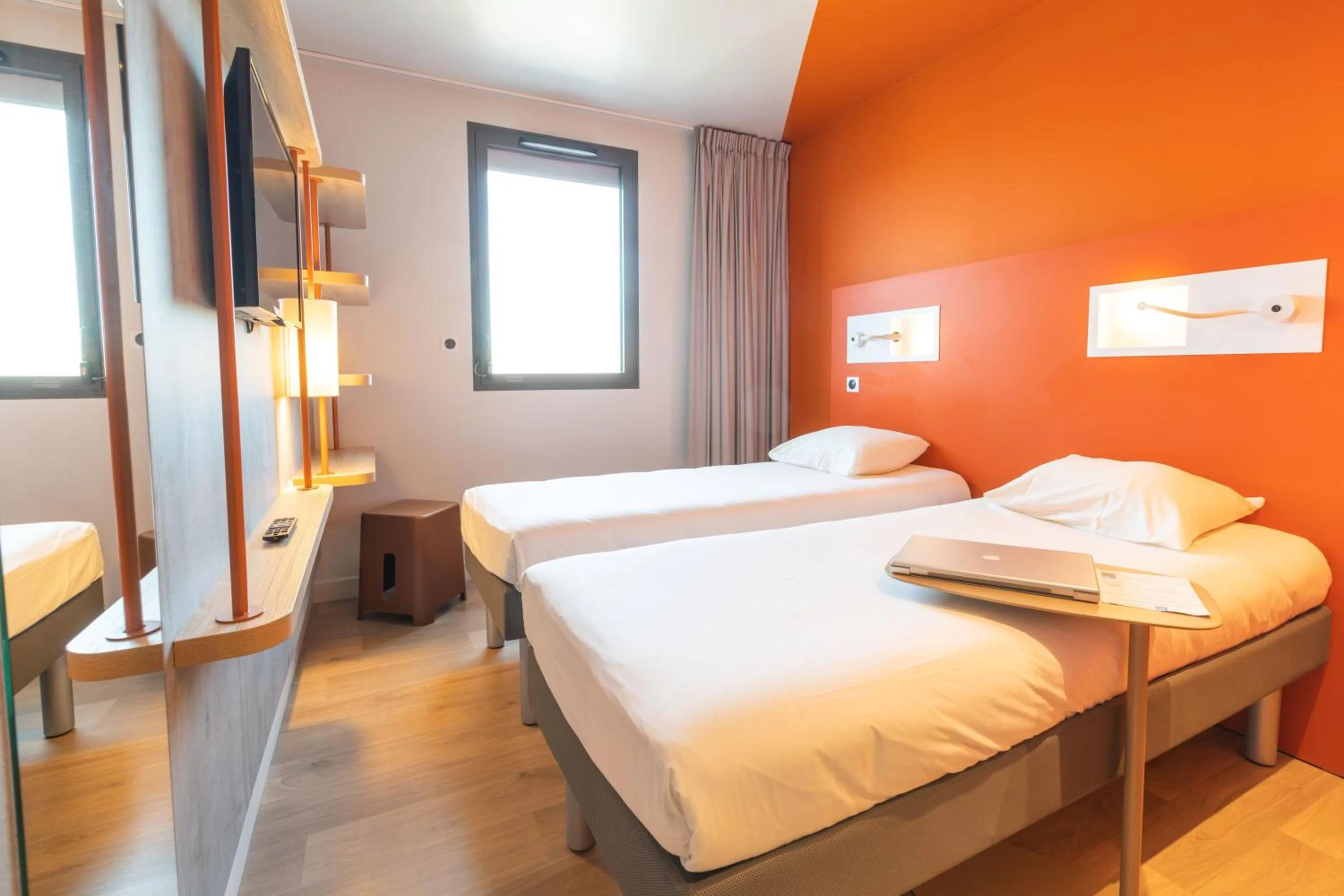 Bedroom, Bed in ibis budget Rennes Rte Lorient