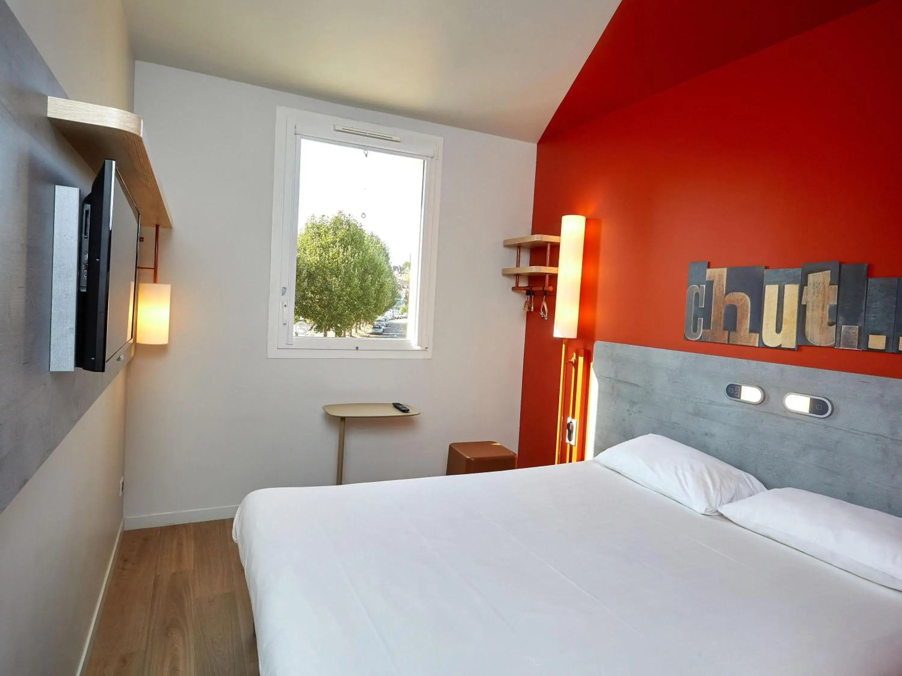 Bedroom, Bed in ibis budget Auxerre Centre Bedroom, Bed in ibis budget Auxerre Centre