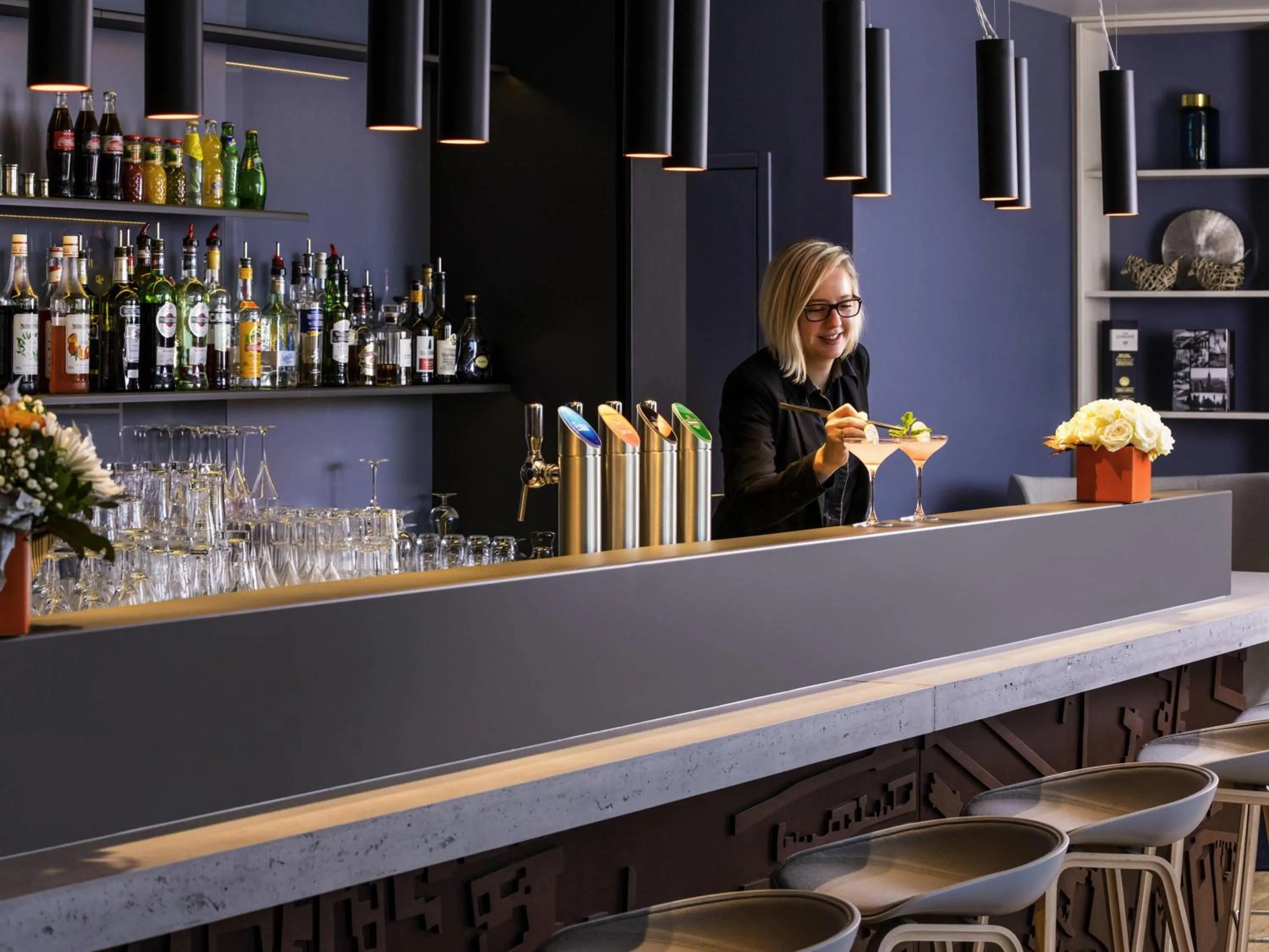 Lounge or bar in Mercure Beauvais Centre Cathédrale