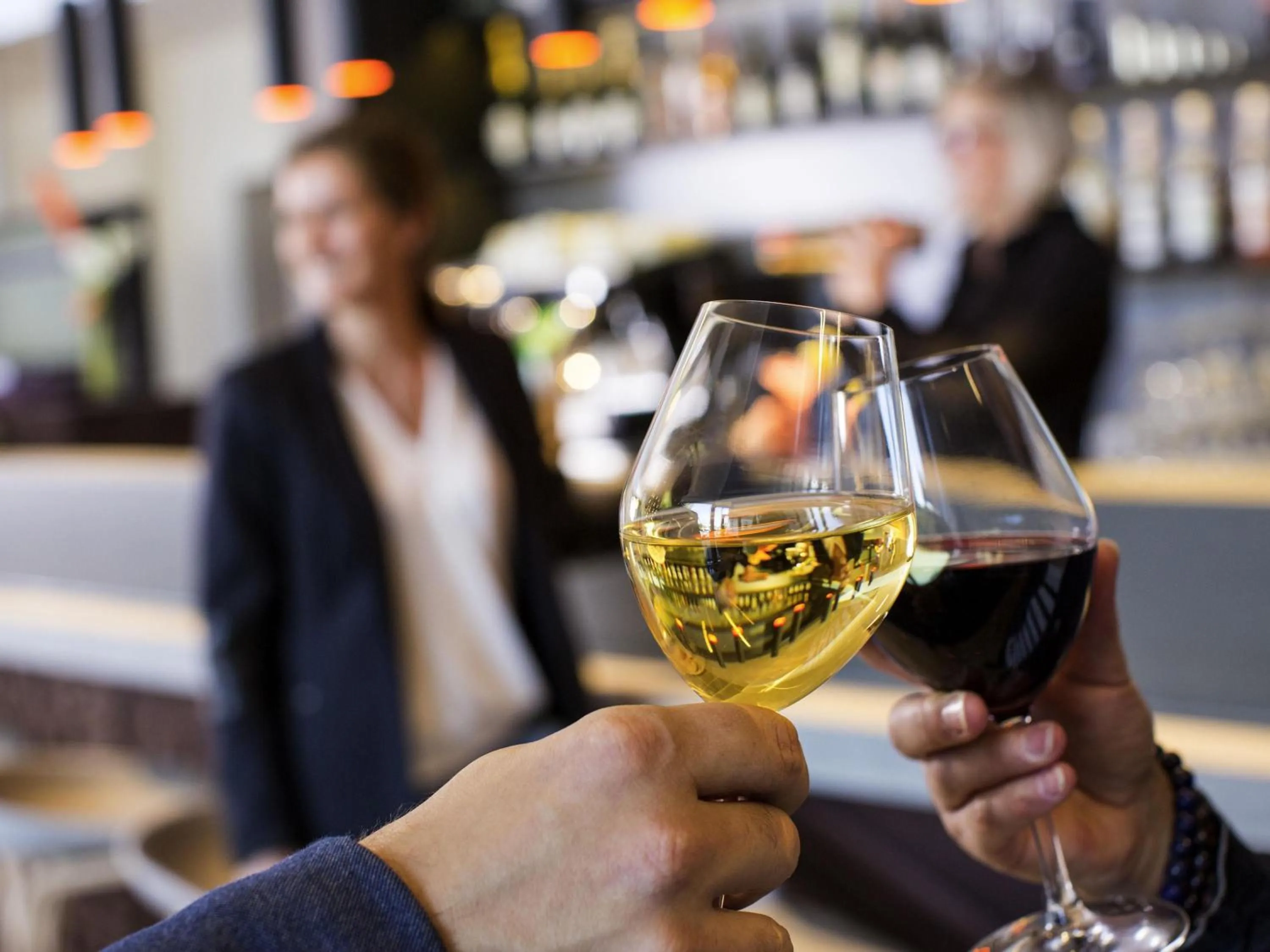 Lounge or bar in Mercure Beauvais Centre Cathédrale
