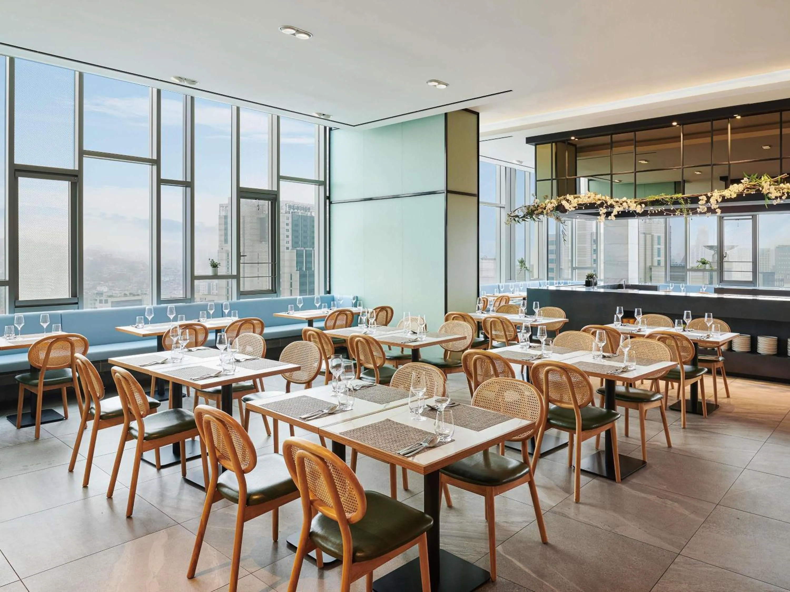 Restaurant/places to eat in Novotel Ambassador Seoul Dongdaemun Hotels & Residences