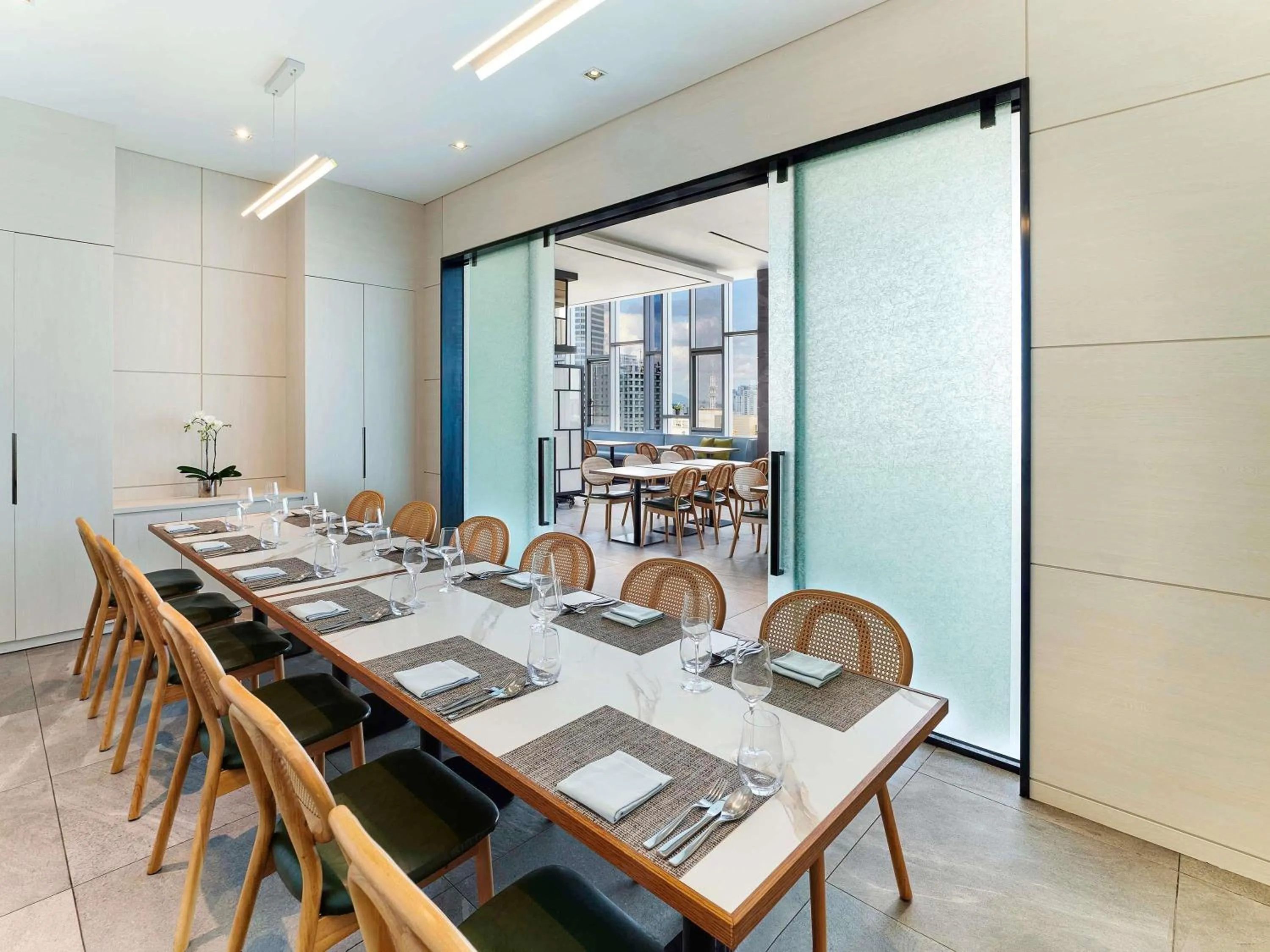 Restaurant/places to eat in Novotel Ambassador Seoul Dongdaemun Hotels & Residences