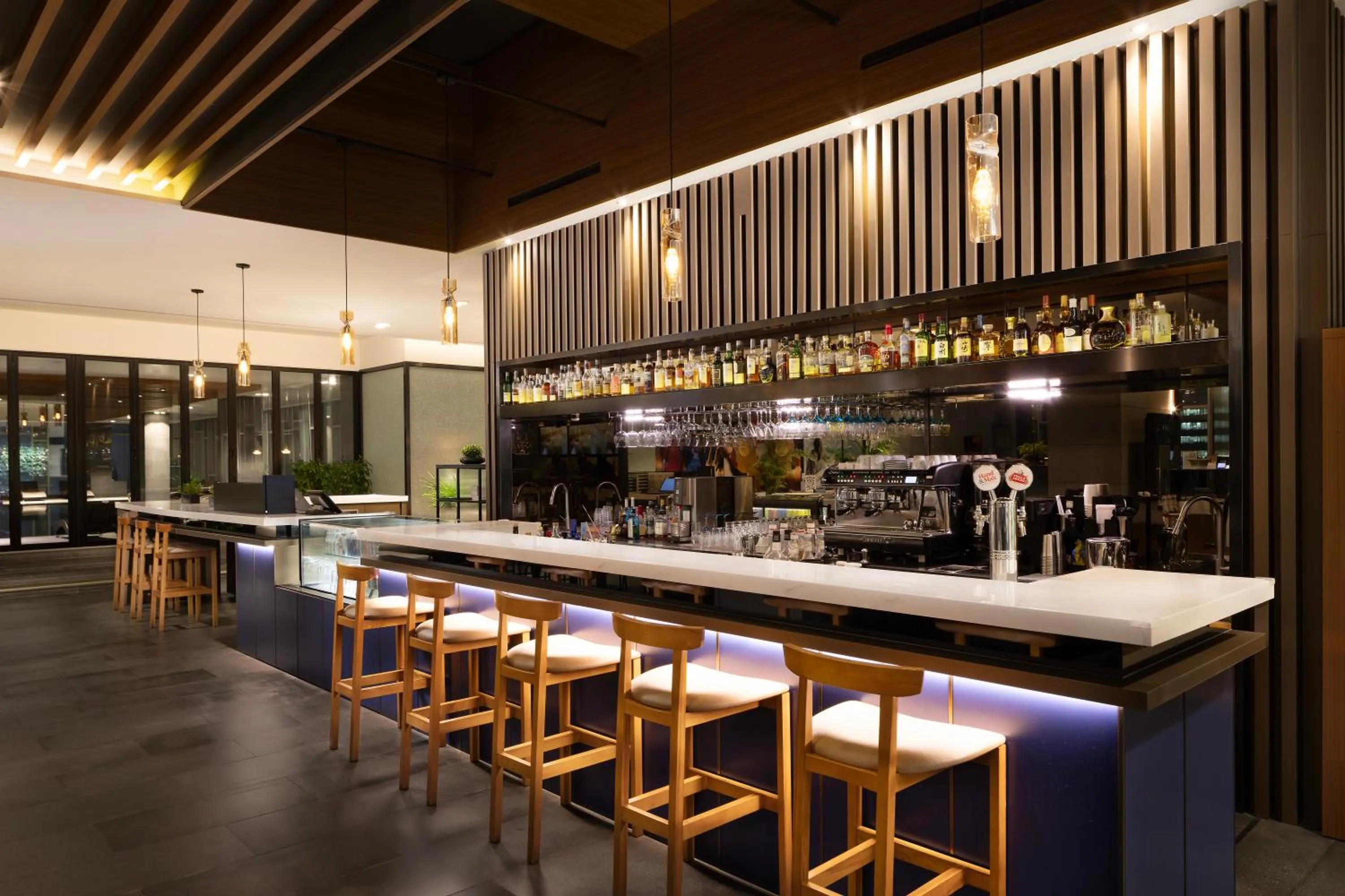 Lounge or bar in Novotel Ambassador Seoul Dongdaemun Hotels & Residences
