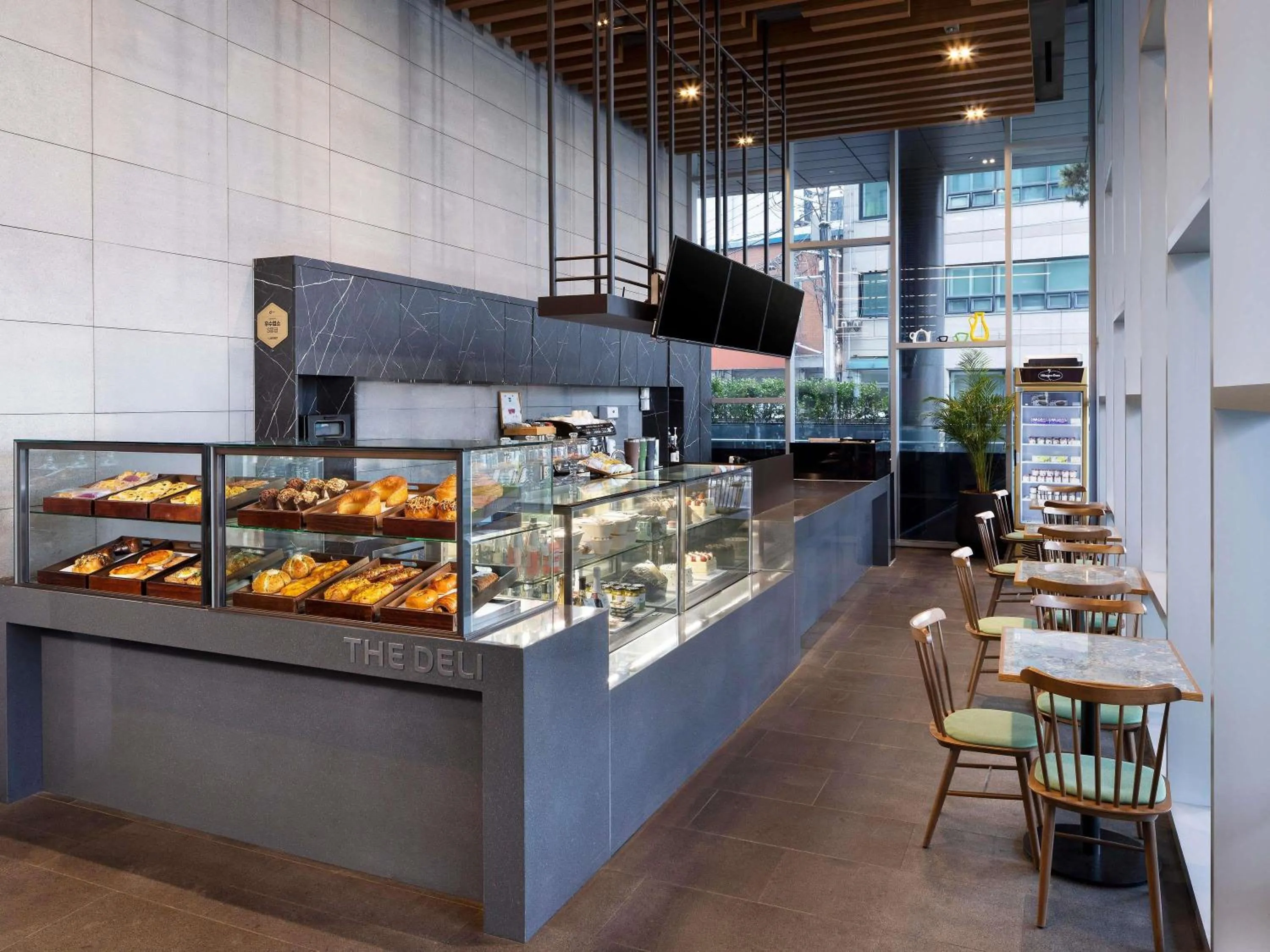 Restaurant/places to eat in Novotel Ambassador Seoul Dongdaemun Hotels & Residences