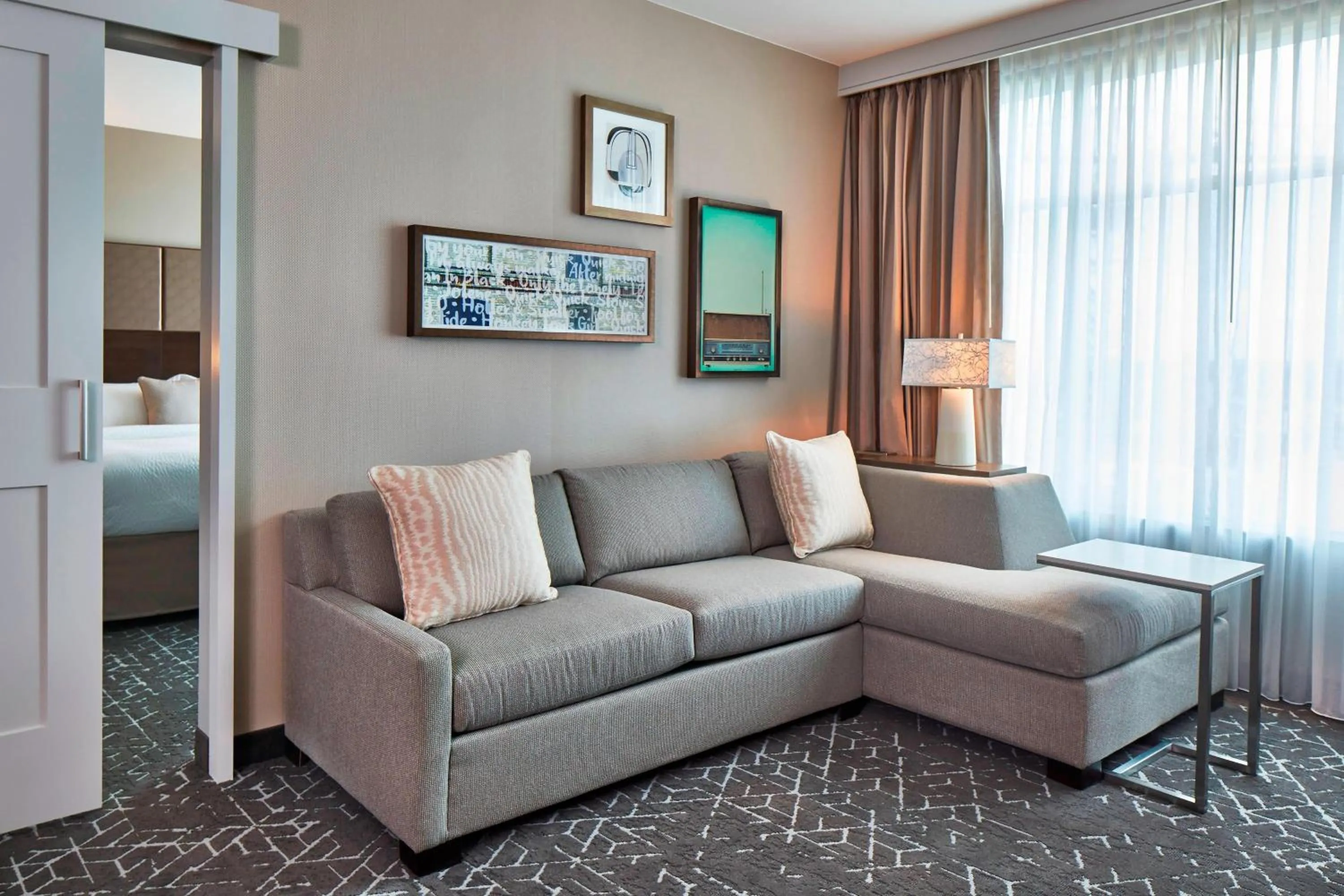 Living room, Bed in Residence Inn by Marriott Nashville Downtown/Convention Center