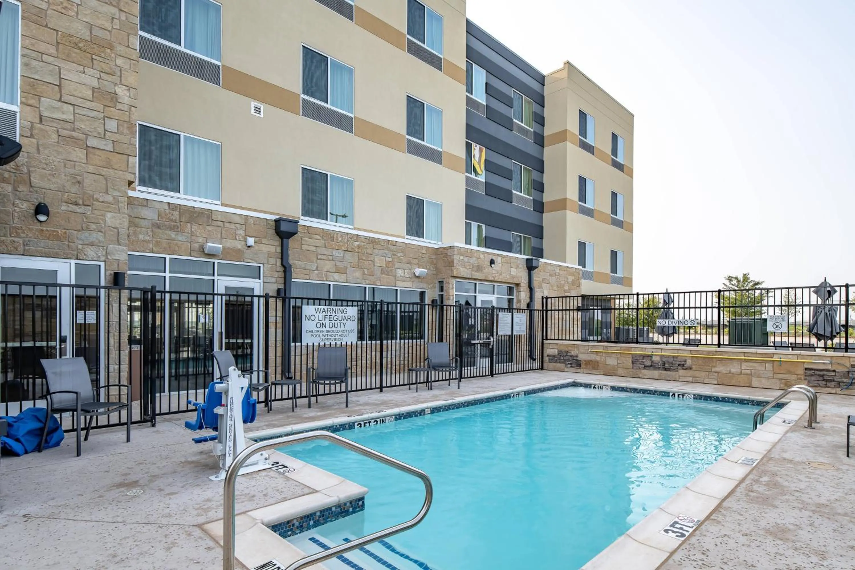 Swimming pool in Fairfield Inn & Suites by Marriott Terrell