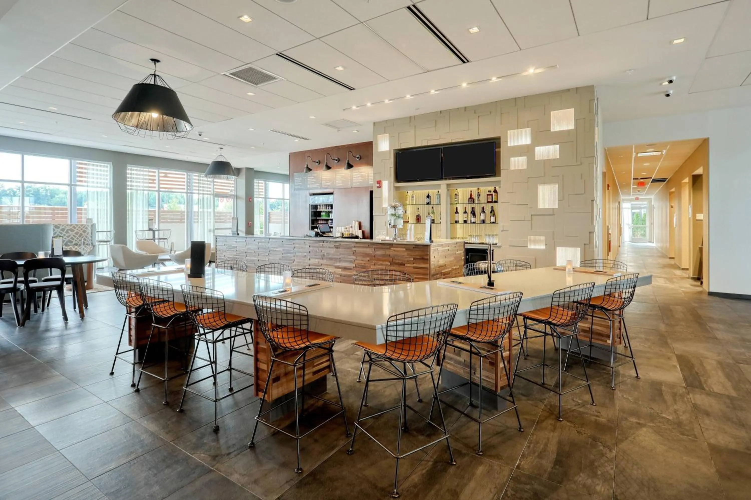 Lounge or bar in Courtyard by Marriott North Brunswick