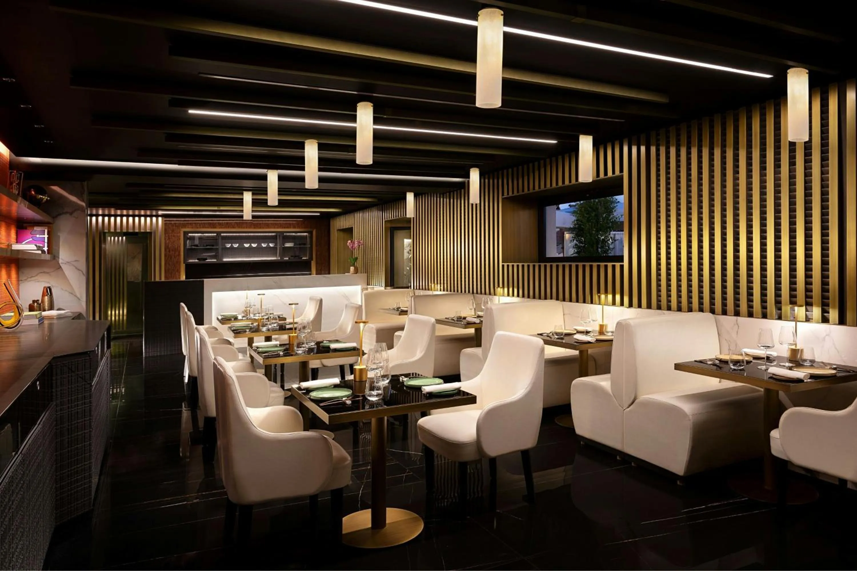 Restaurant/places to eat in The Pantheon Iconic Rome Hotel, Autograph Collection