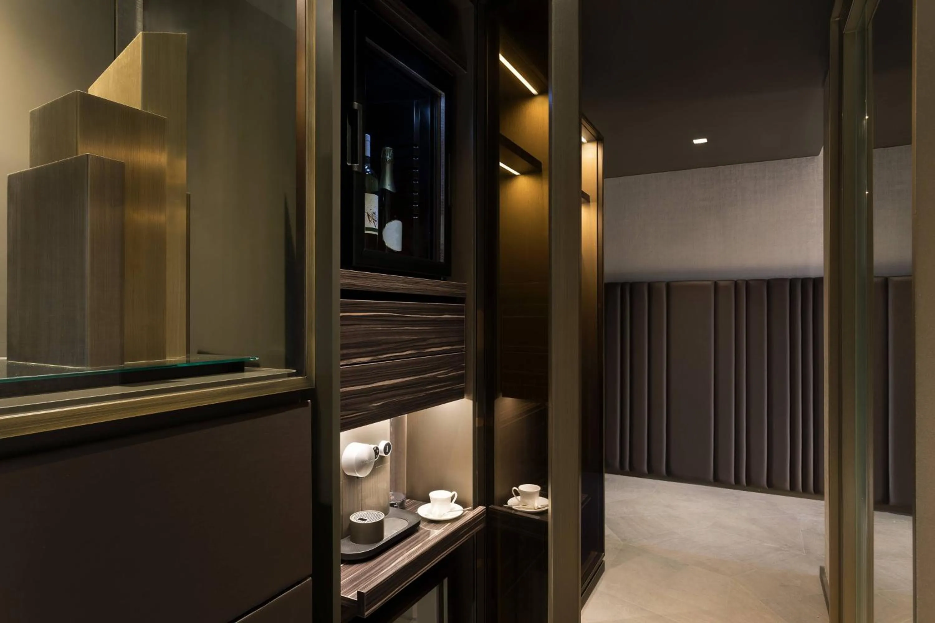 Photo of the whole room in The Pantheon Iconic Rome Hotel, Autograph Collection