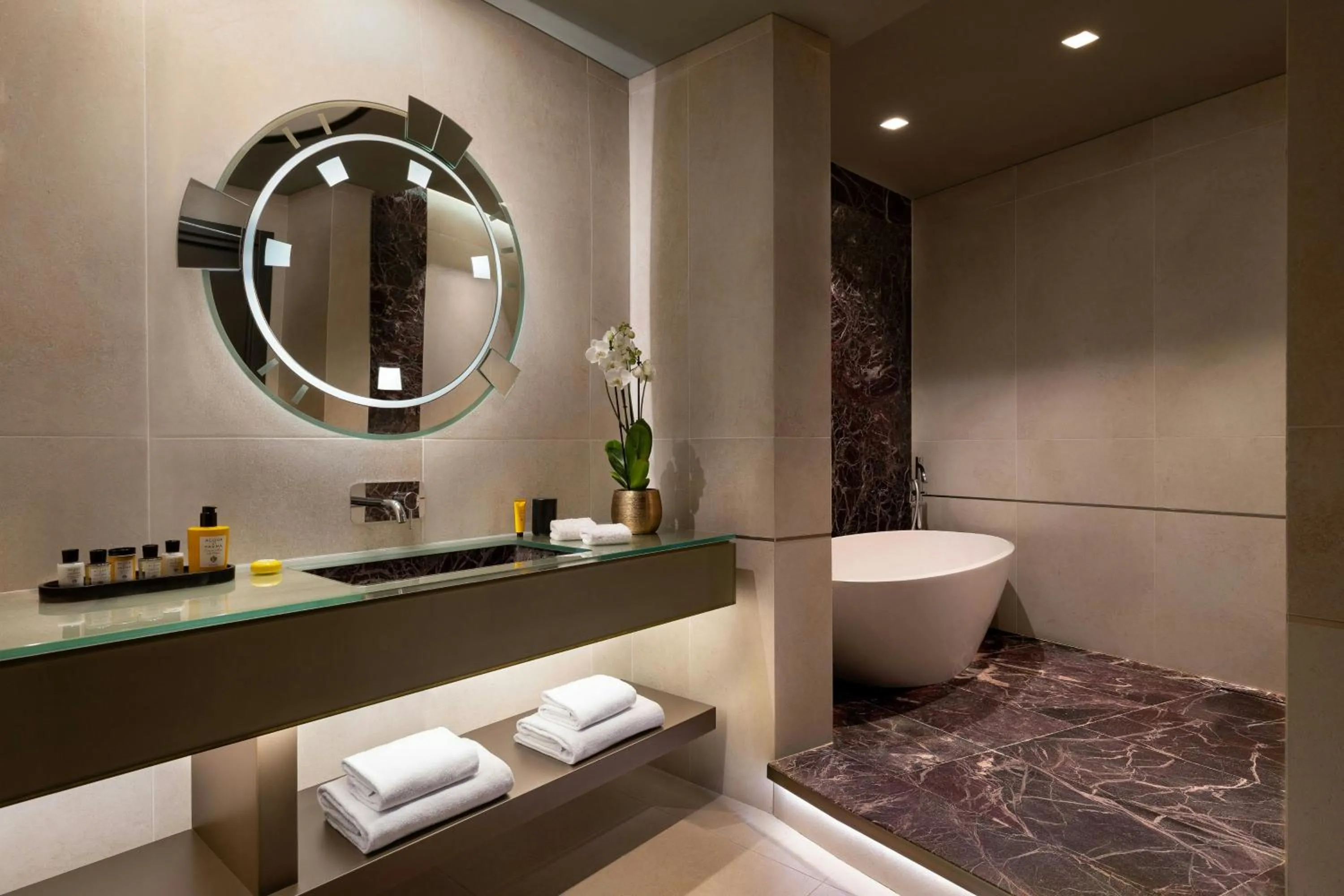 Bathroom in The Pantheon Iconic Rome Hotel, Autograph Collection