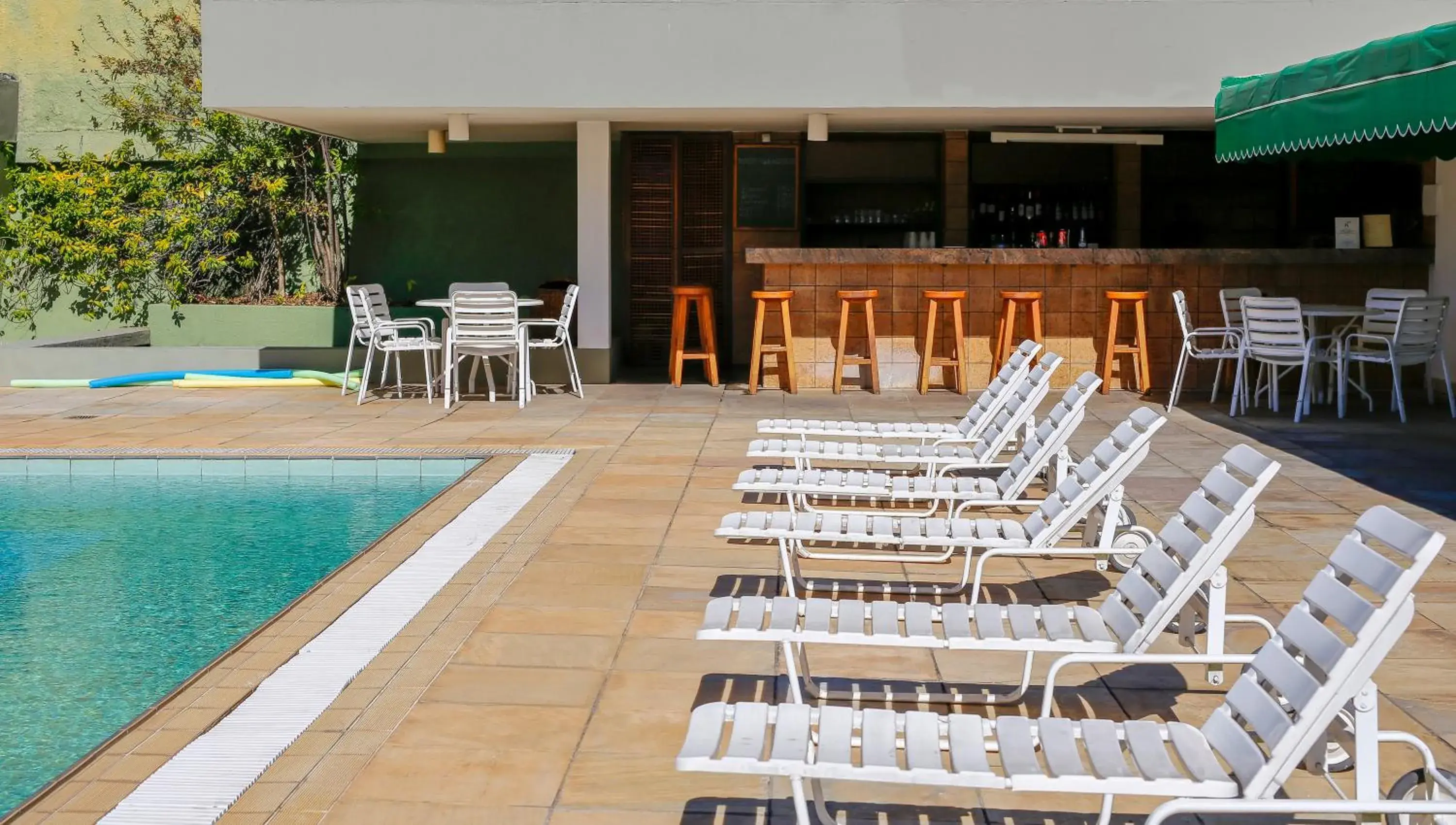 Swimming pool in VOA Hotel União Swimming pool in VOA Hotel União