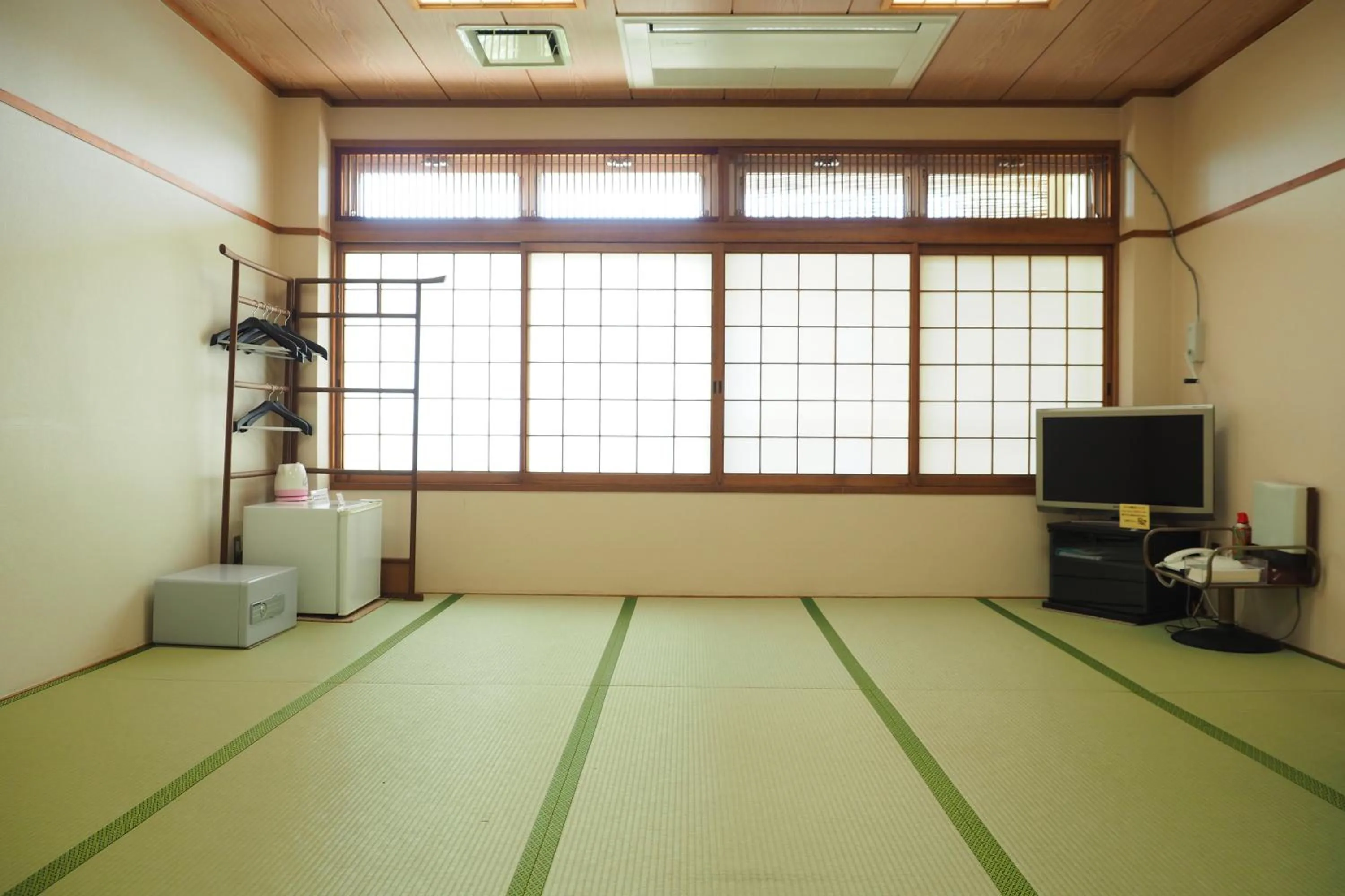 Photo of the whole room in Kokuminshukusha Shodoshima