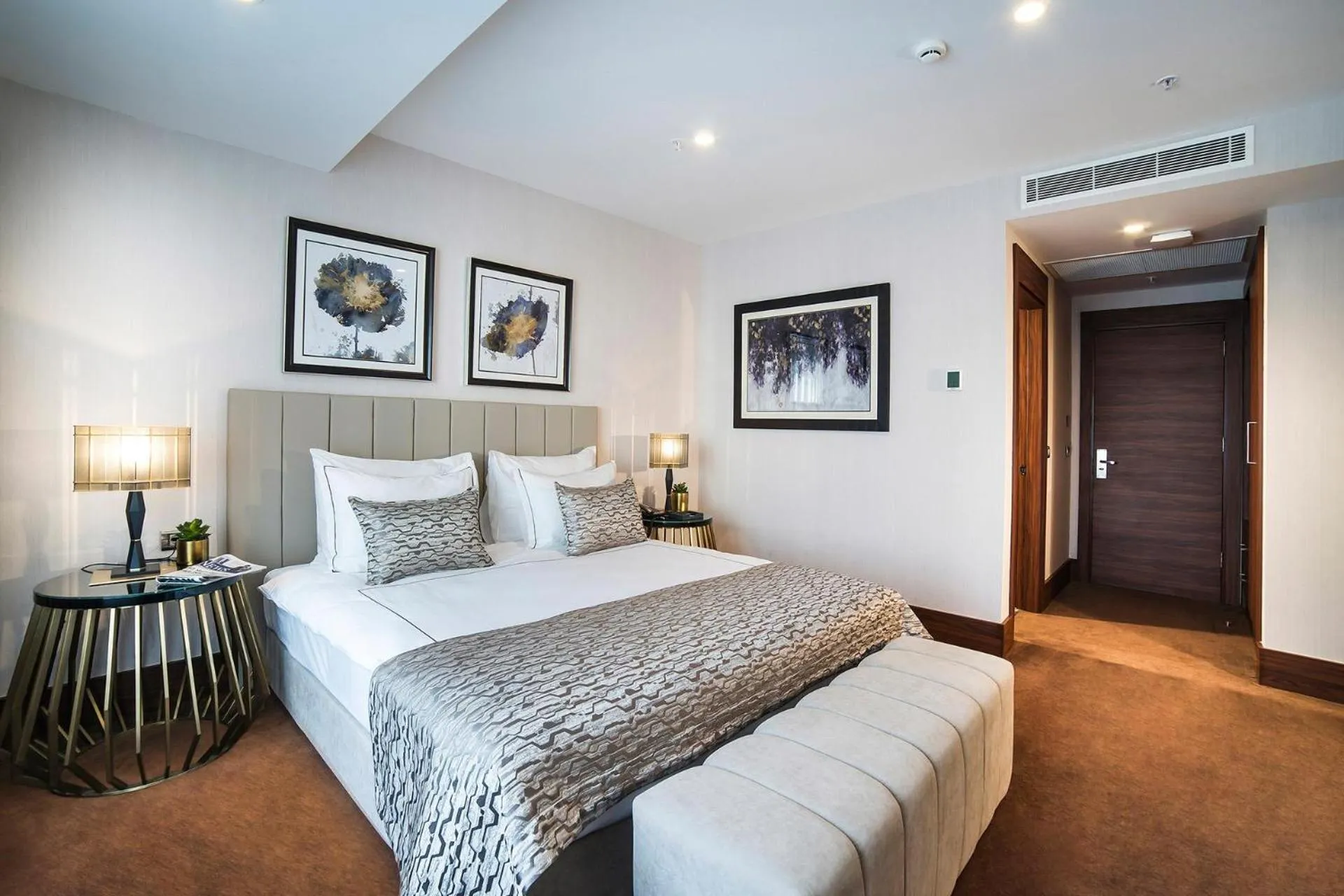 Photo of the whole room, Bed in Vogue Hotel Supreme Istanbul