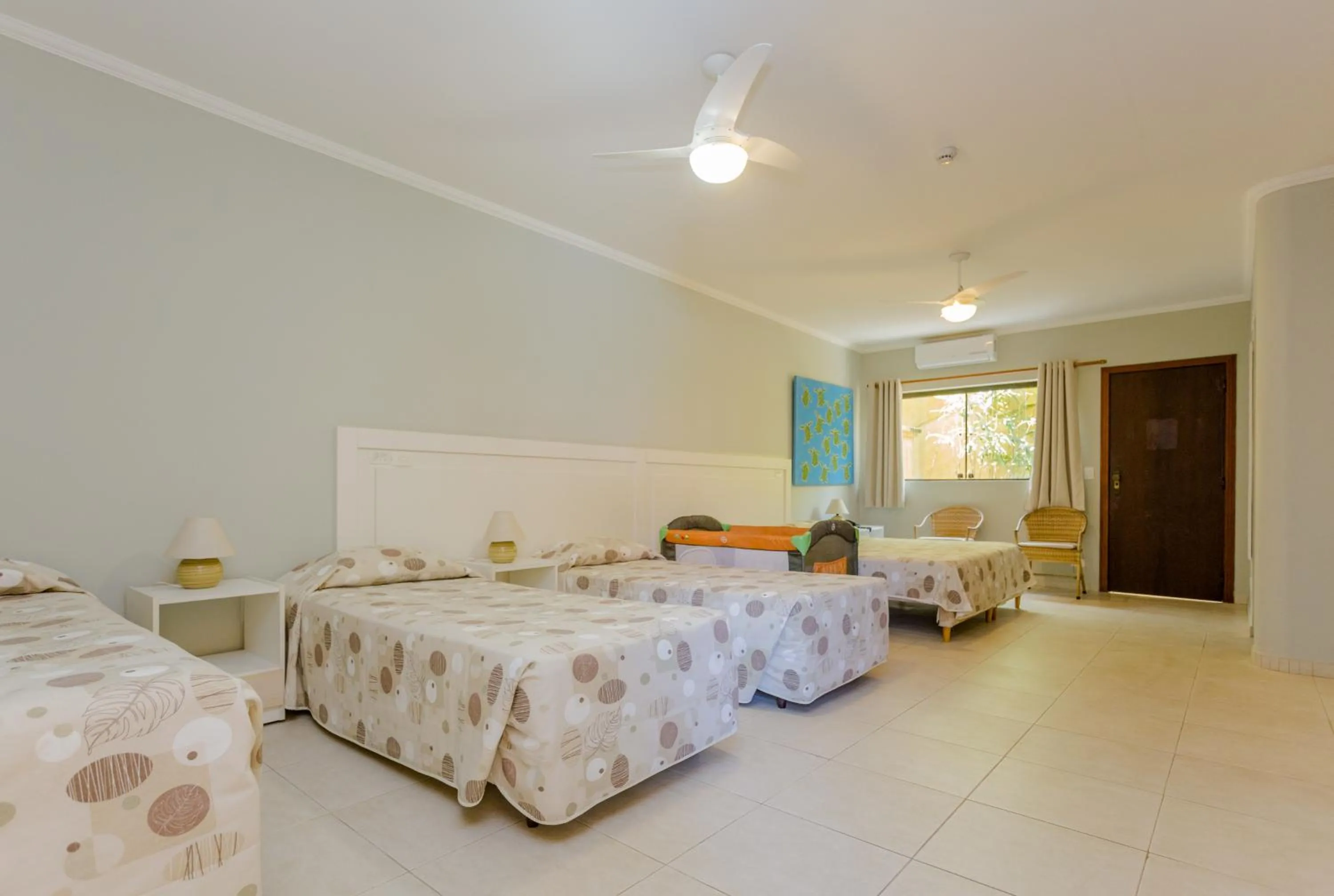 Bedroom, Bed in Beach Hotel Cambury