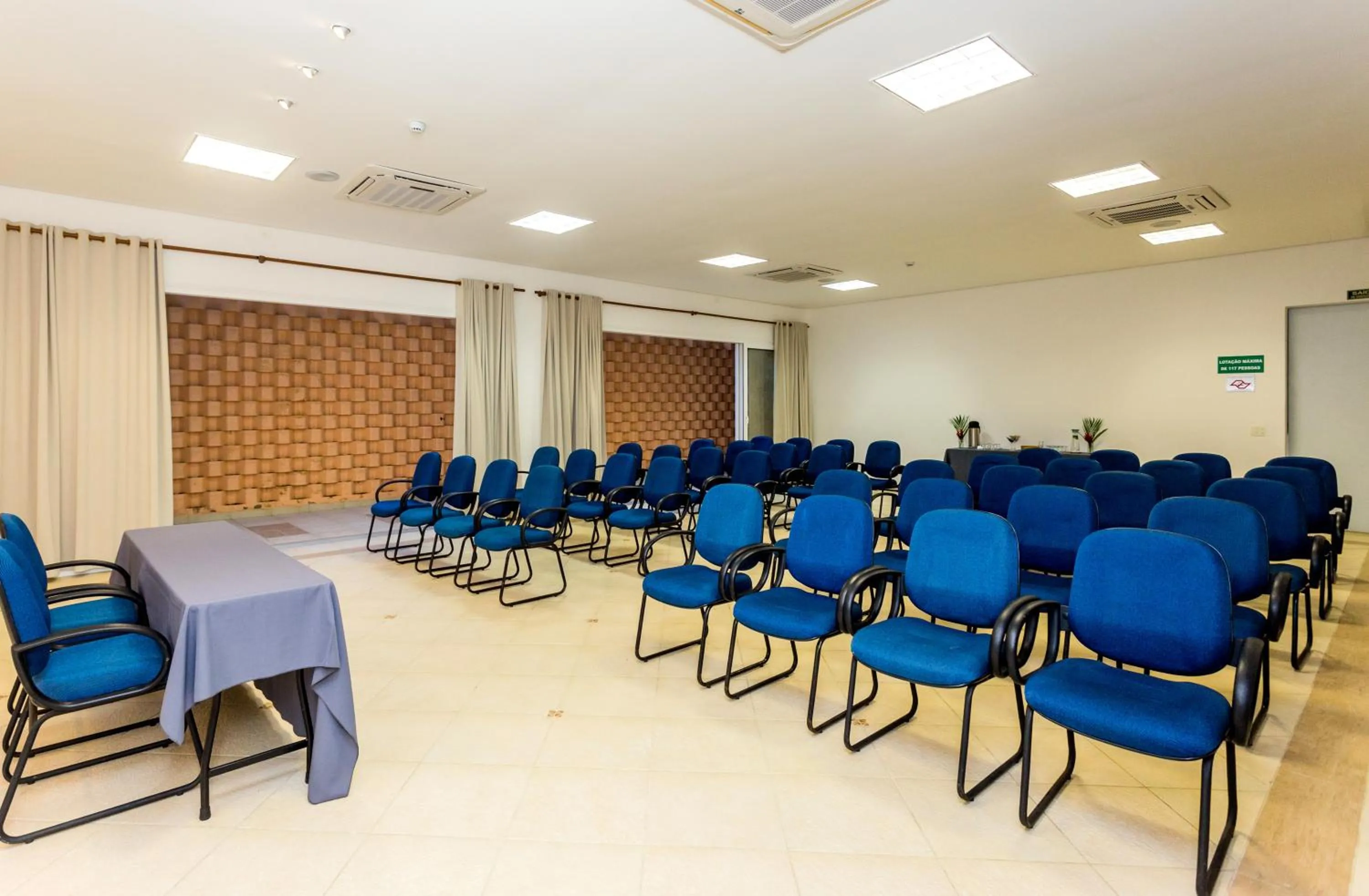 Banquet/Function facilities in Beach Hotel Cambury