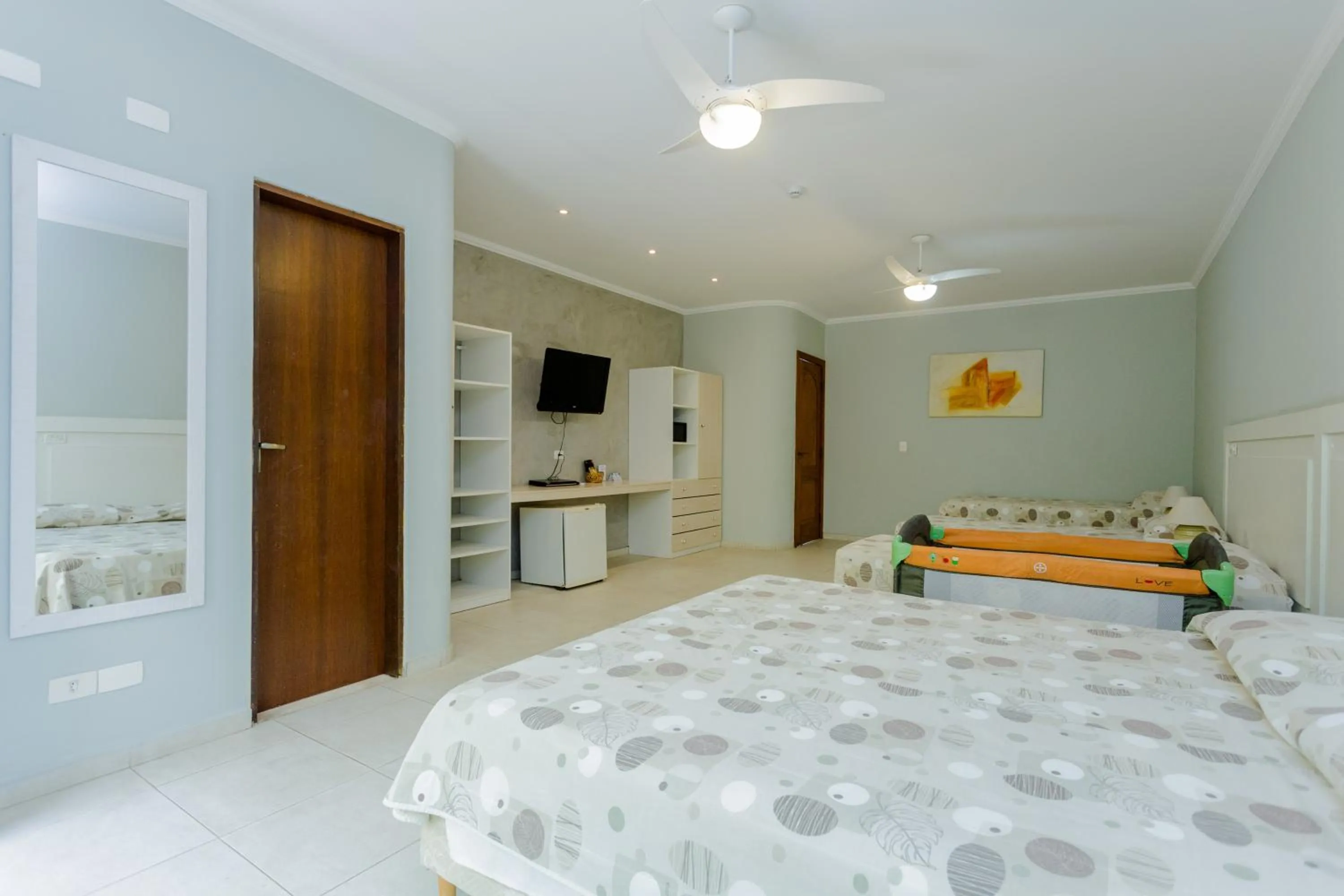 Bedroom, Bed in Beach Hotel Cambury