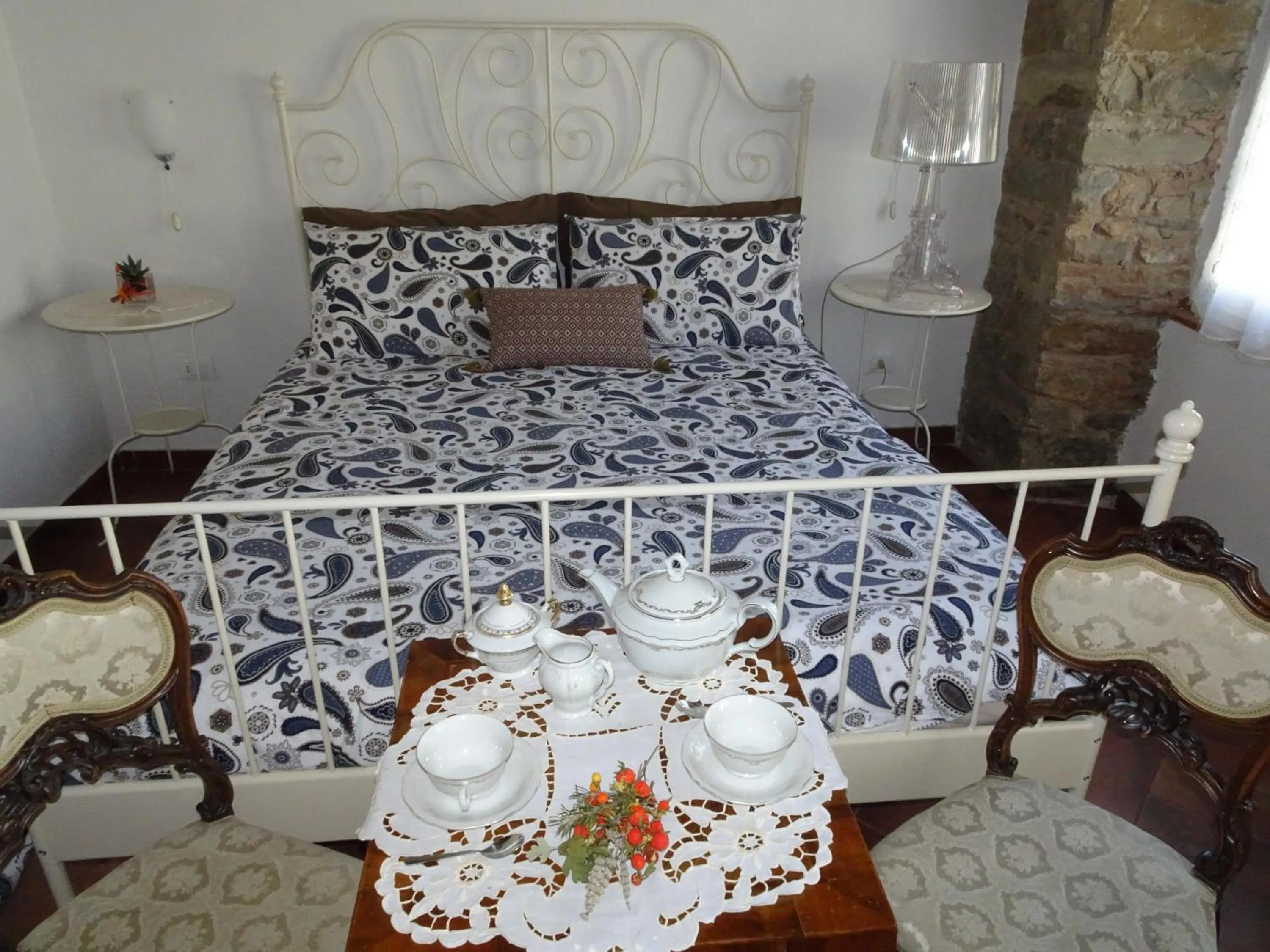 Bed in B&B Gens Julia