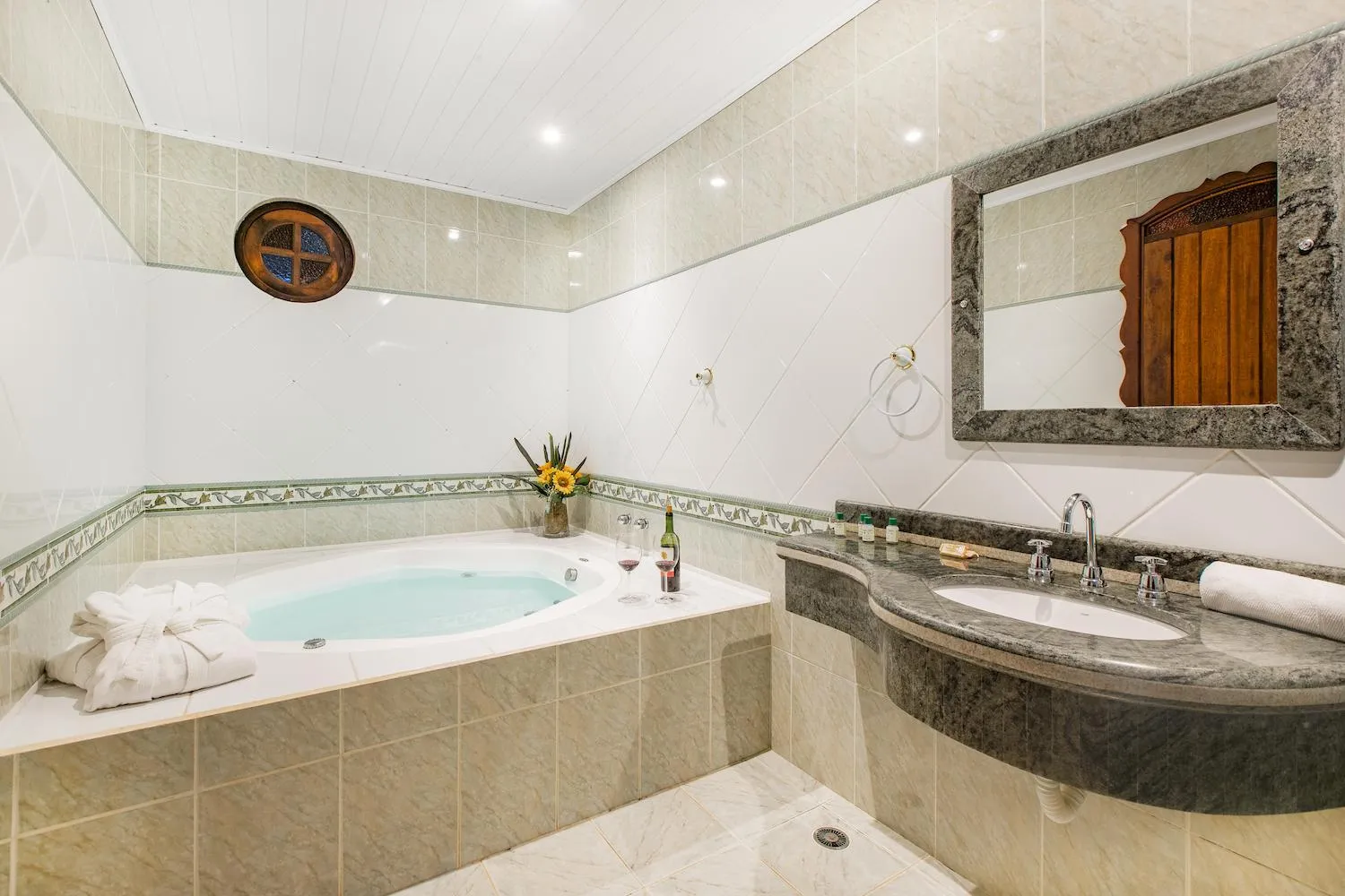 Hot Tub in Estalagem Spiller