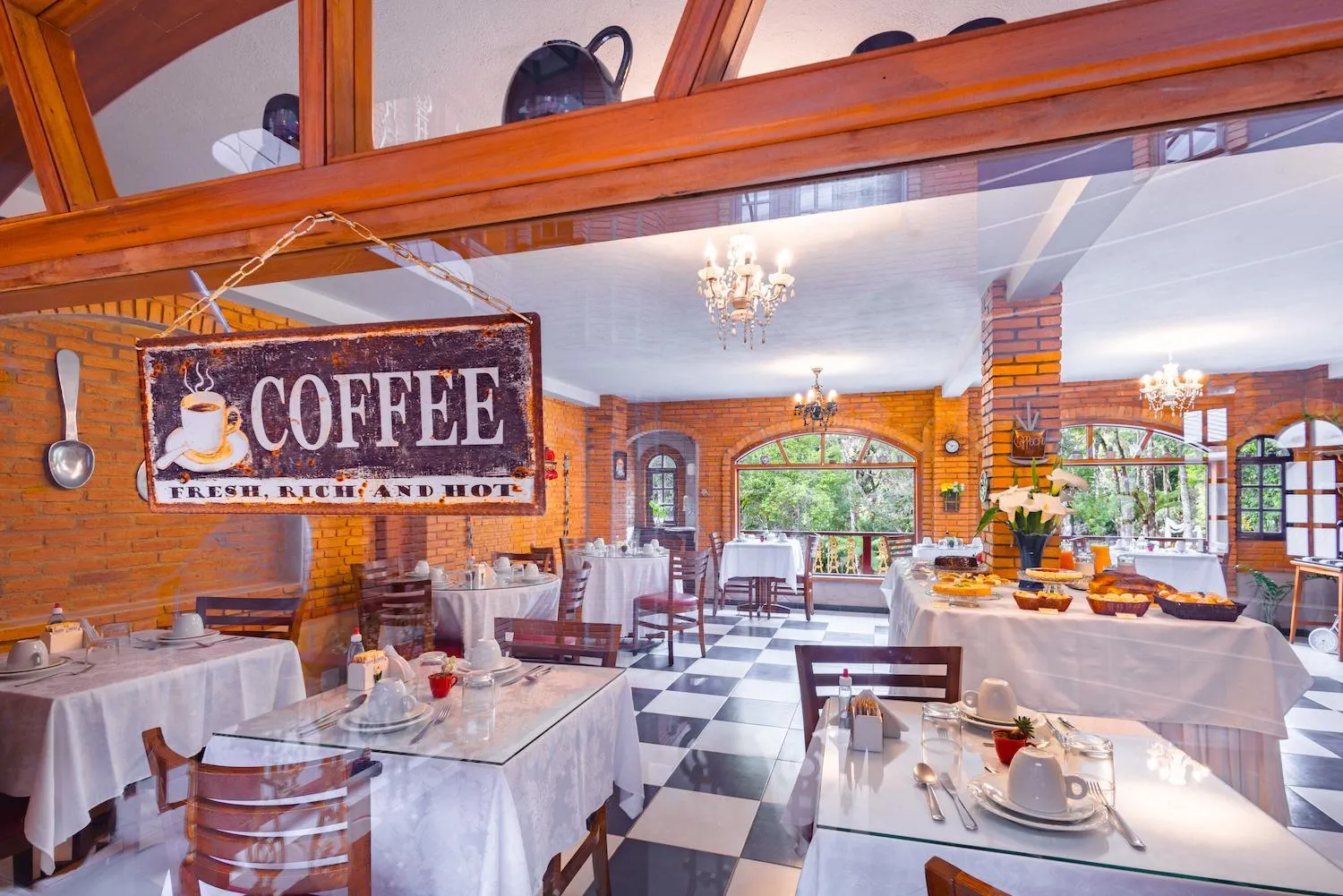 Breakfast in Estalagem Spiller