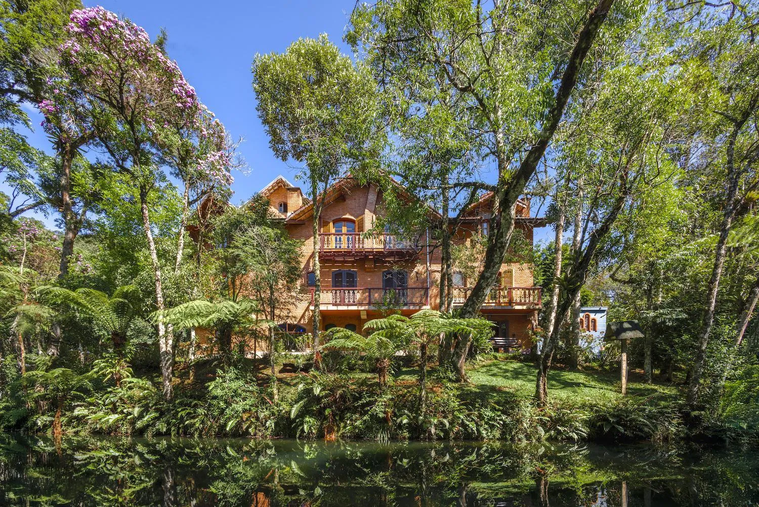 Property building in Estalagem Spiller