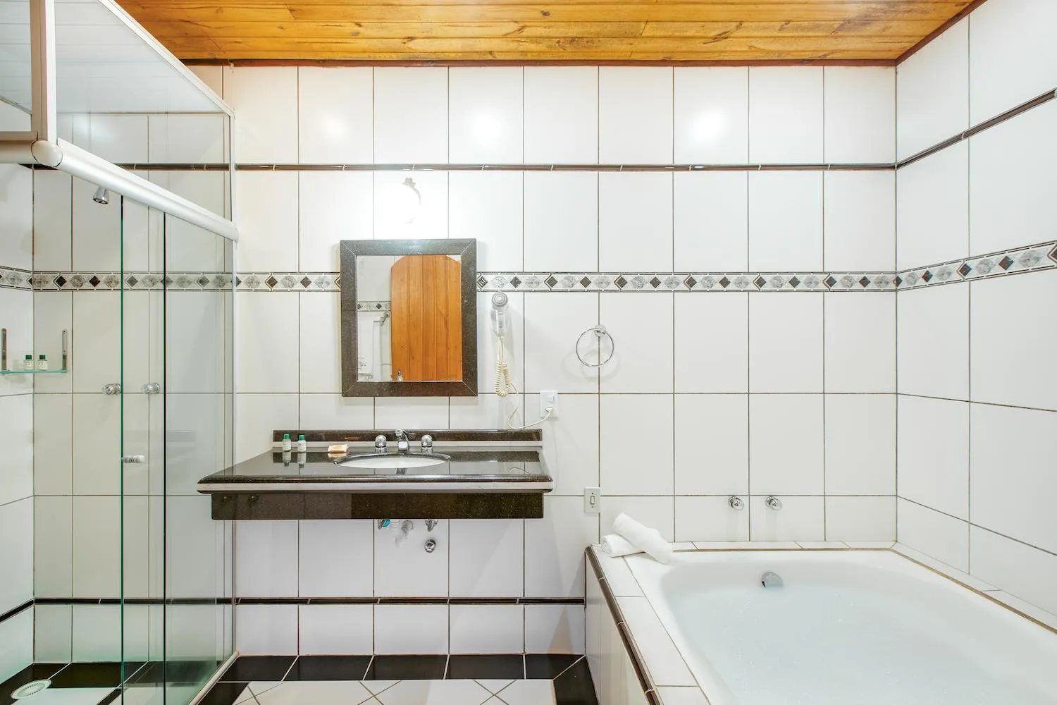 Hot Tub in Estalagem Spiller