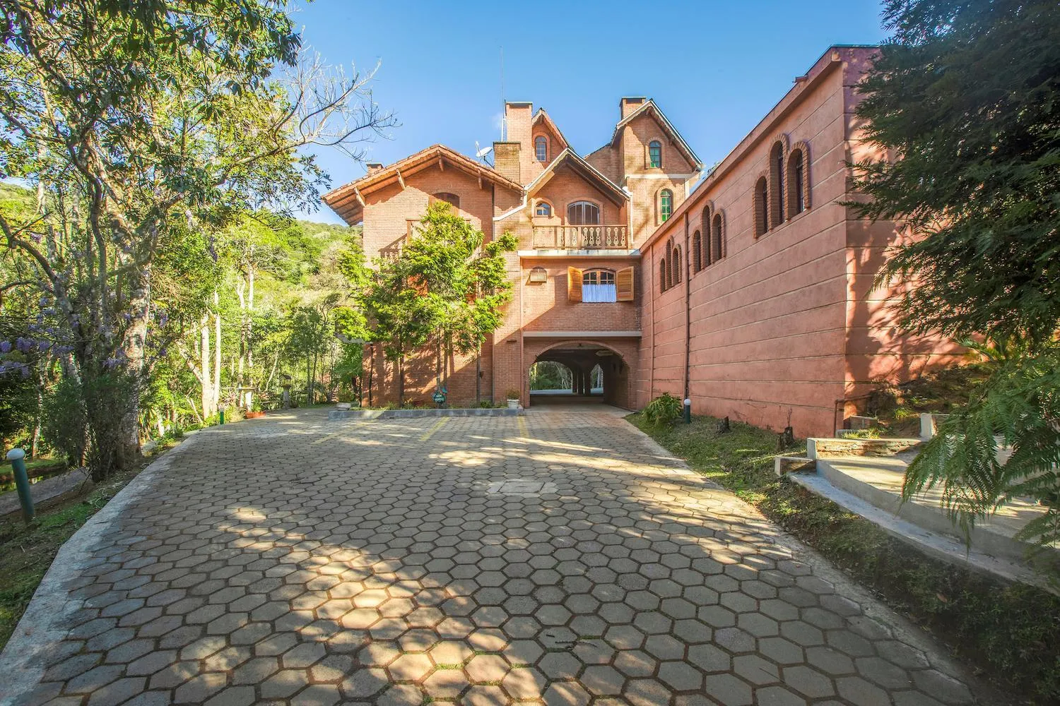 Property building in Estalagem Spiller