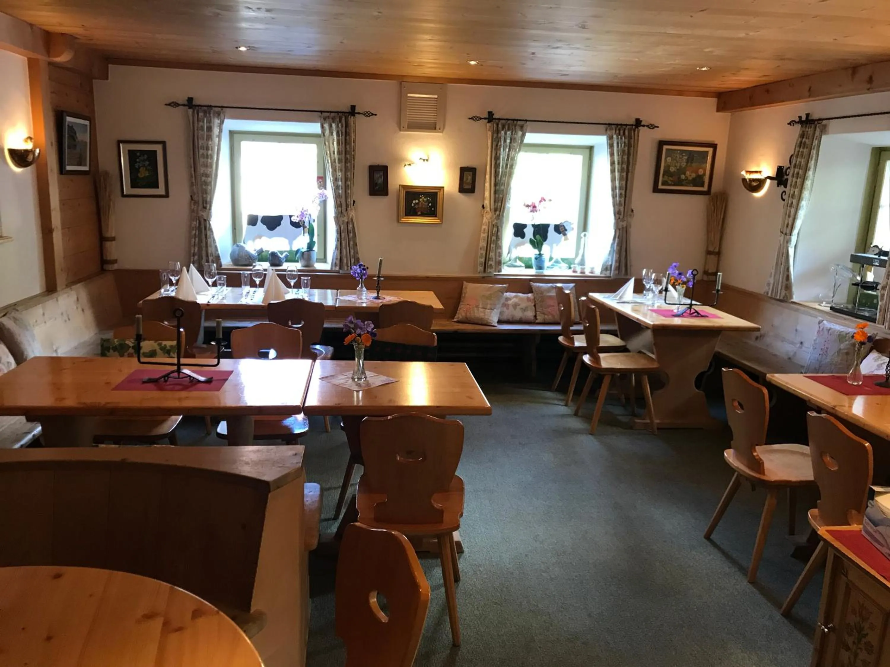 Restaurant/places to eat in Chesa Selfranga