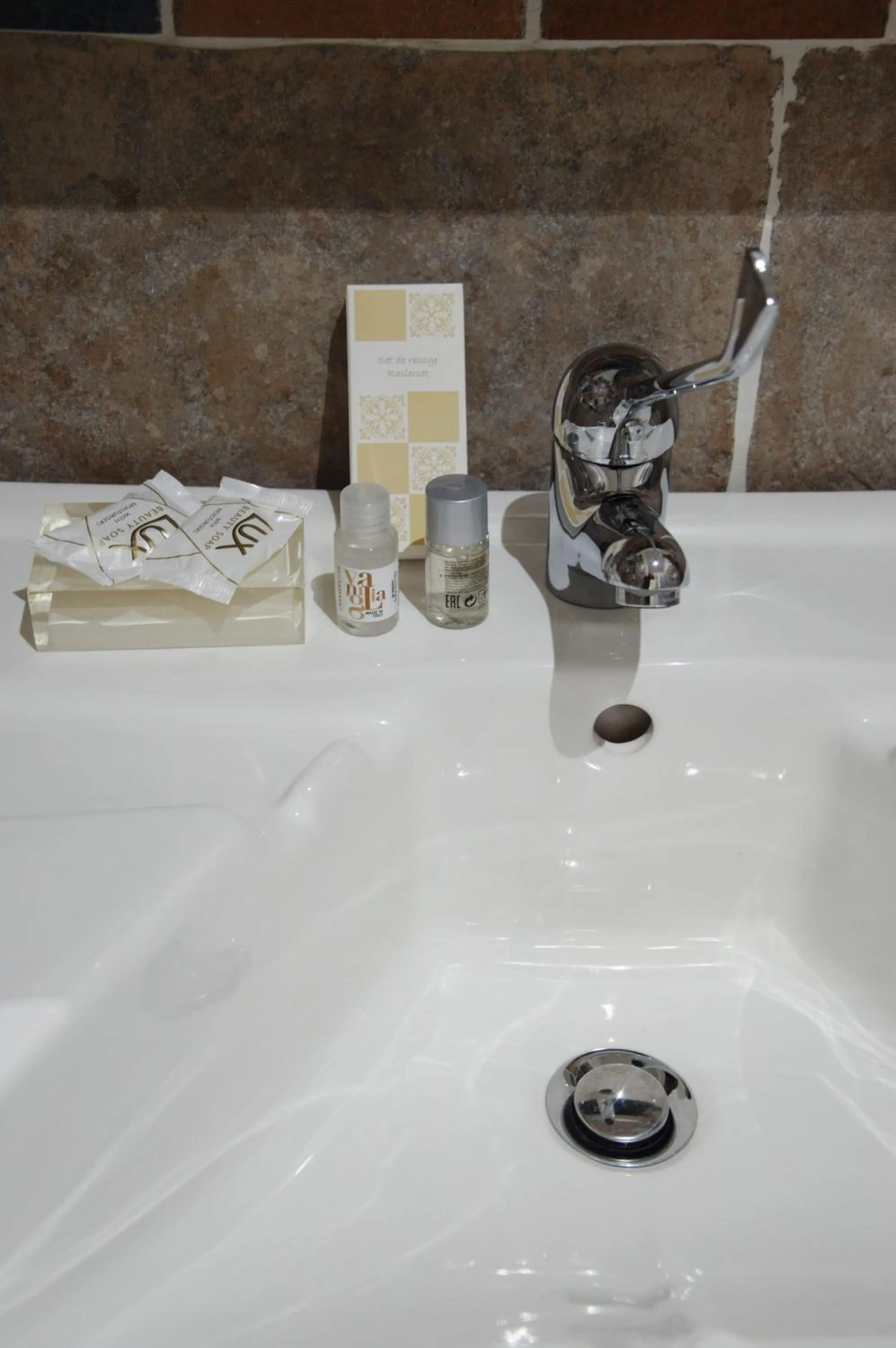 Bathroom in Hotel Sa Cralla Villasimius