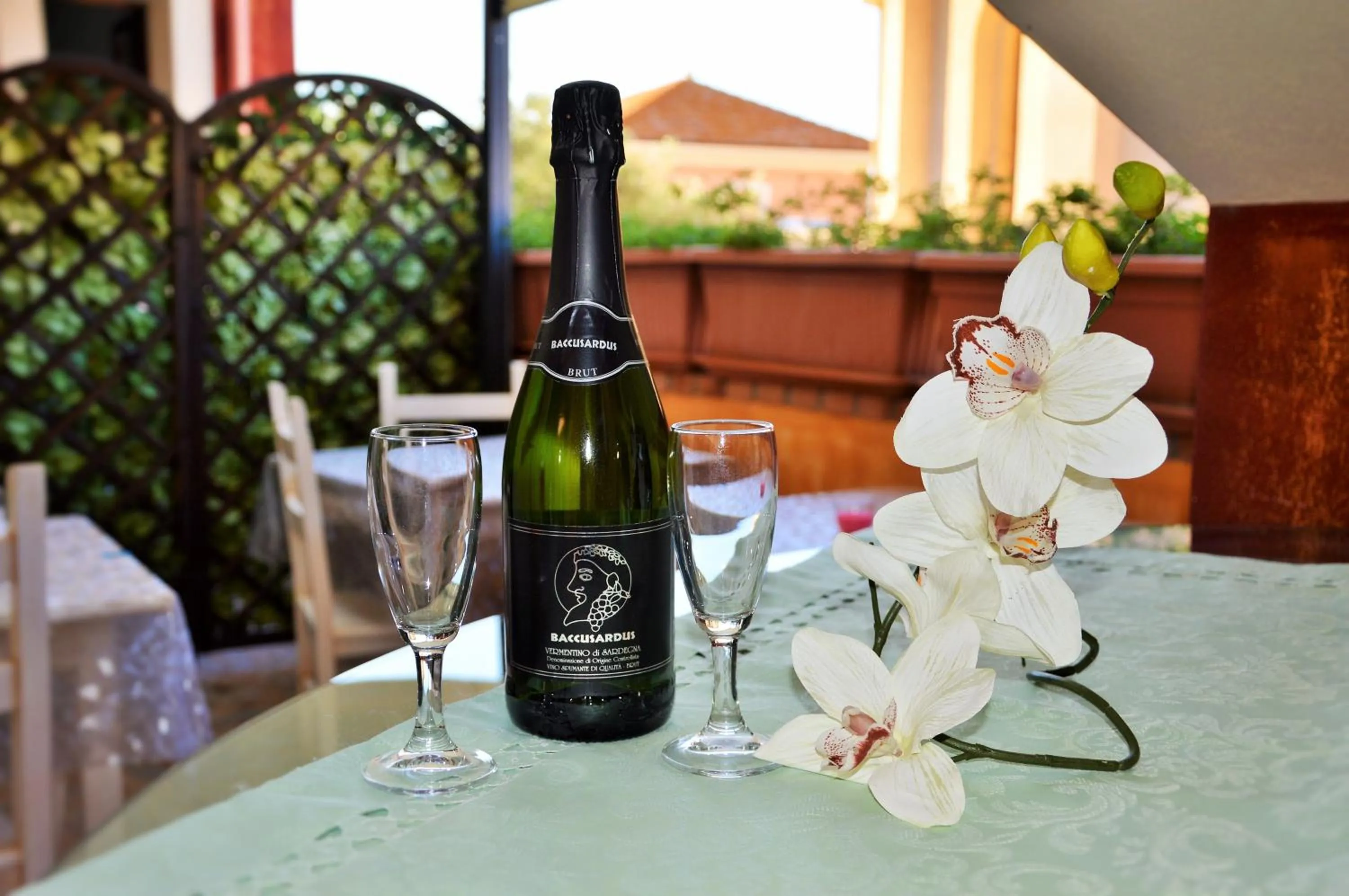 Communal lounge/ TV room in Hotel Sa Cralla Villasimius