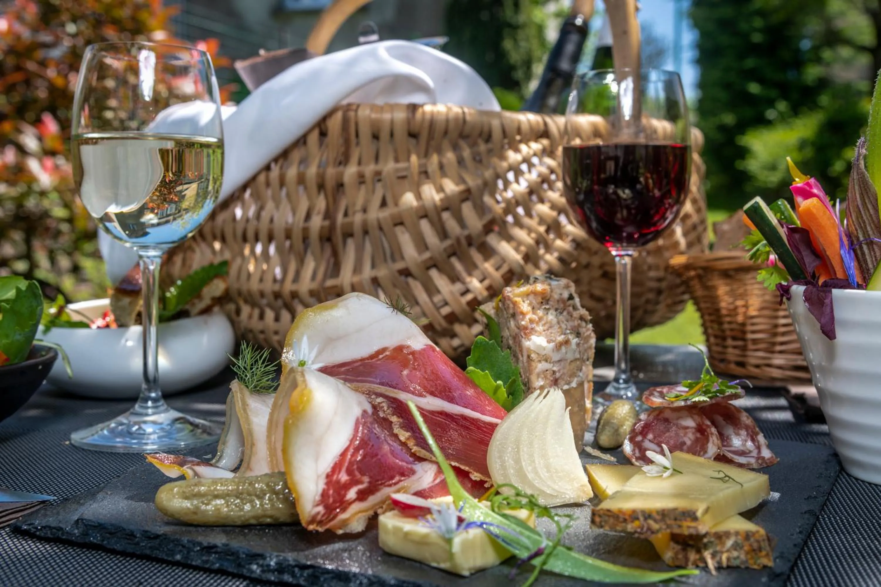 Food and drinks in Logis Hôtel Restaurant Gilles Moreau Laguiole