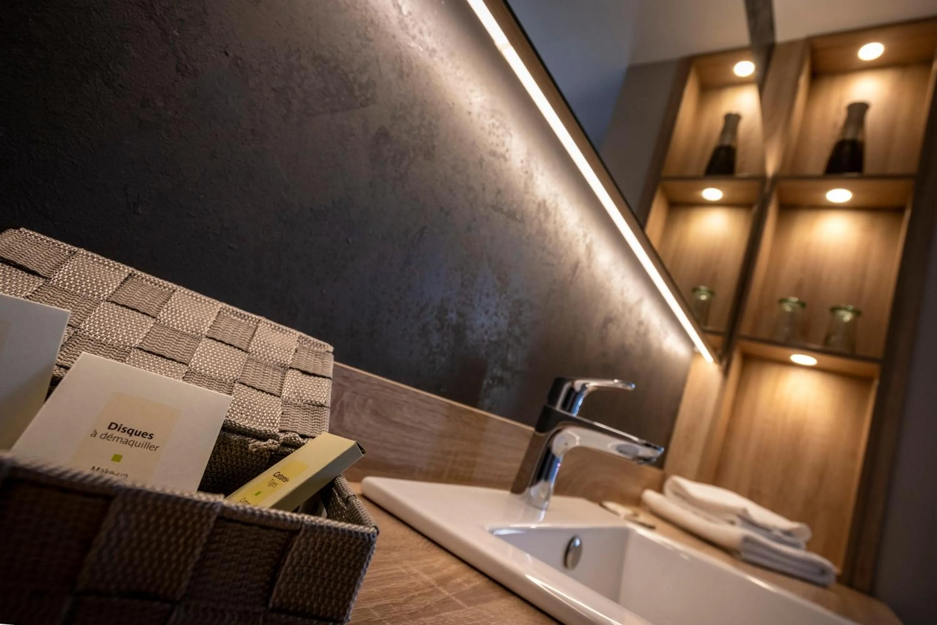 Bathroom in Logis Hôtel Restaurant Gilles Moreau Laguiole