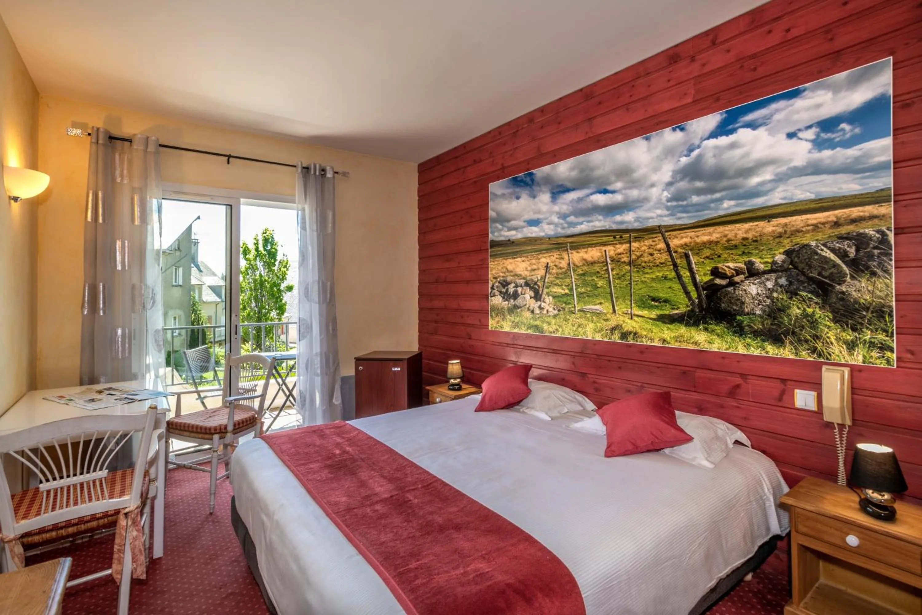 Photo of the whole room, Bed in Logis Hôtel Restaurant Gilles Moreau Laguiole