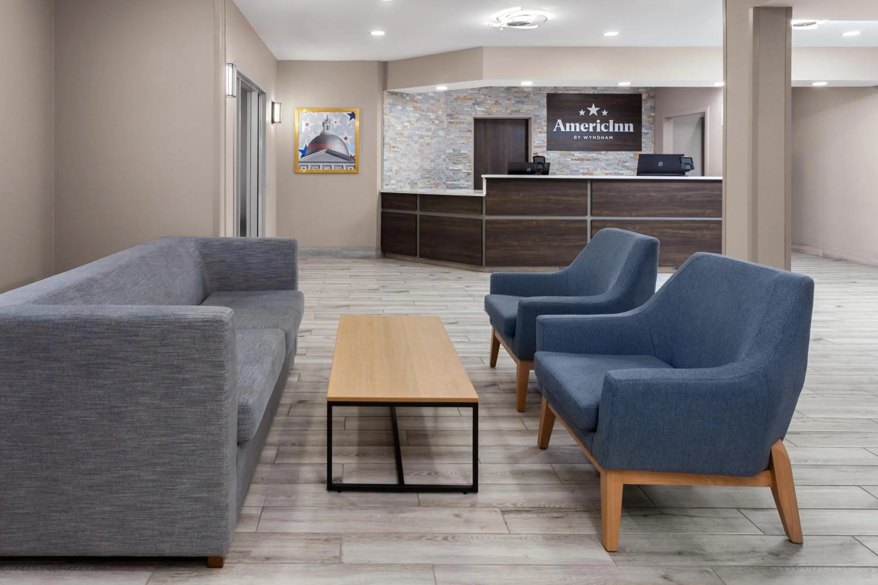 Lobby or reception in AmericInn by Wyndham Eagle River Downtown