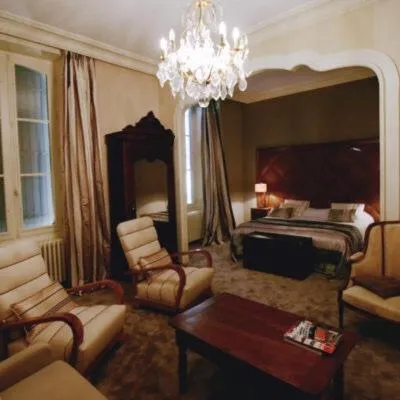 Bed in Château de la gauderie