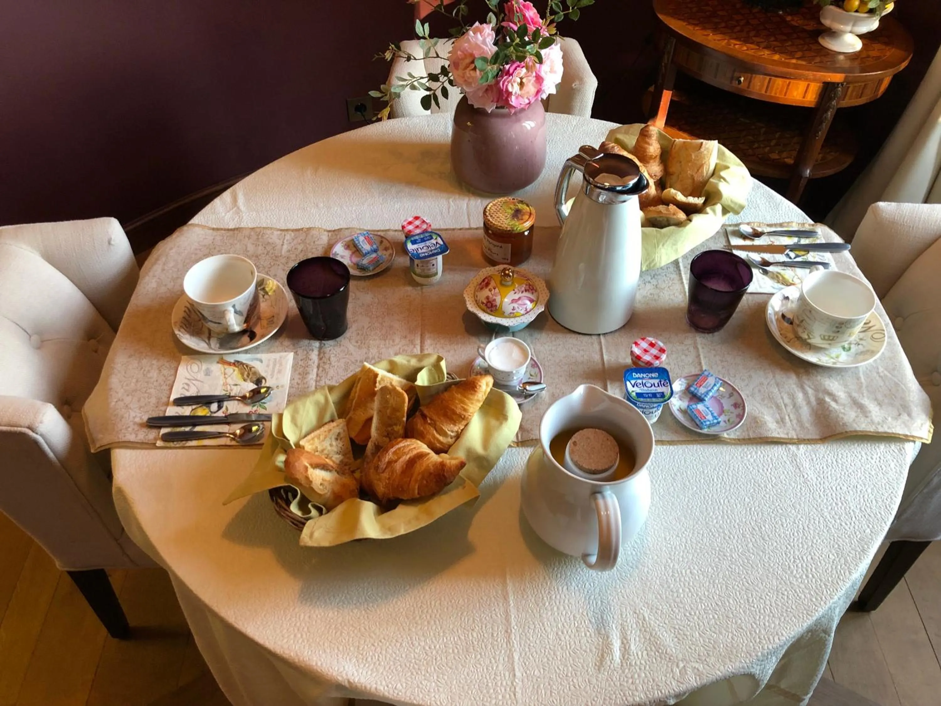 Breakfast in Château de la gauderie