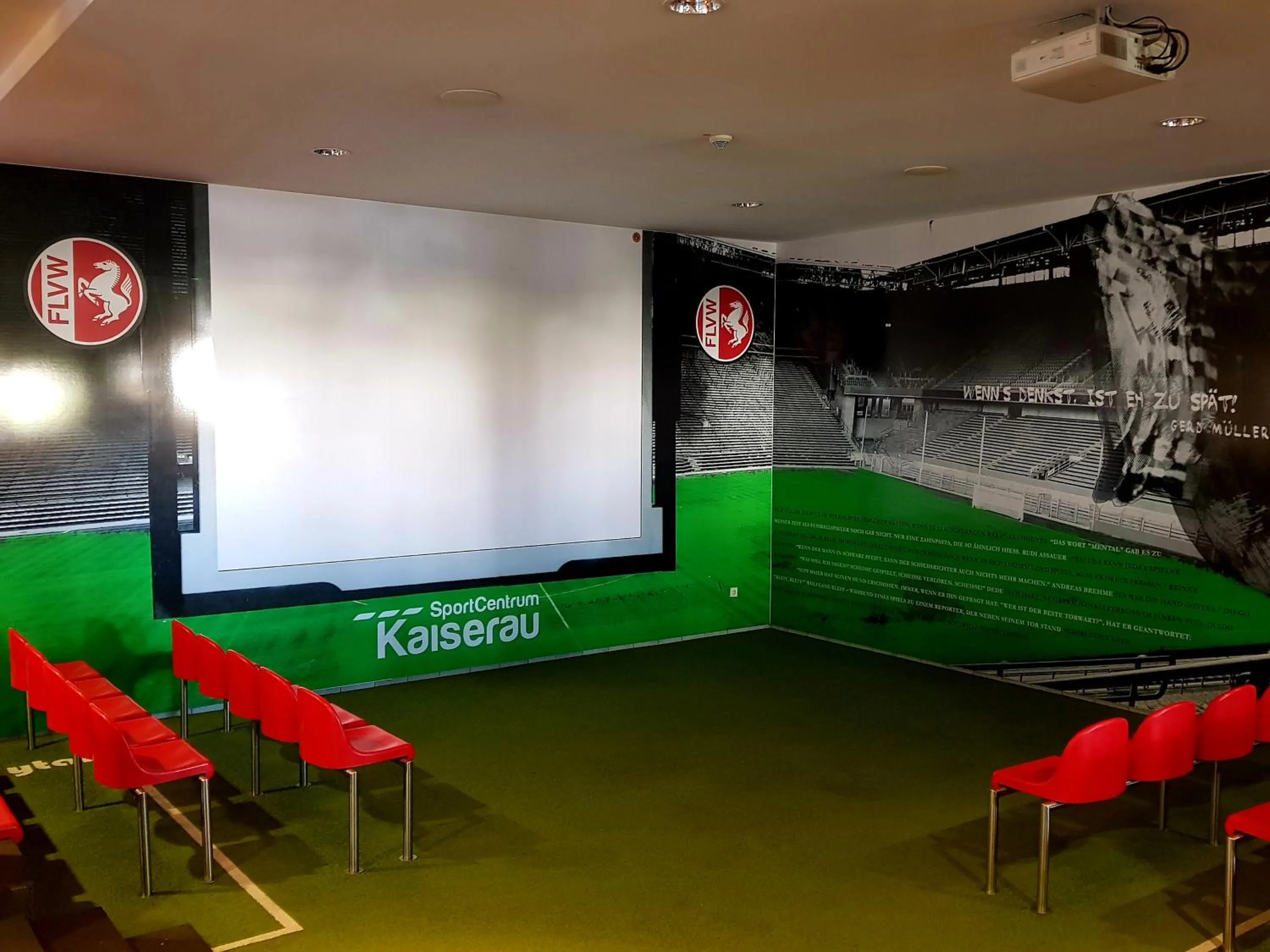 Communal lounge/ TV room in SportHotel Kaiserau