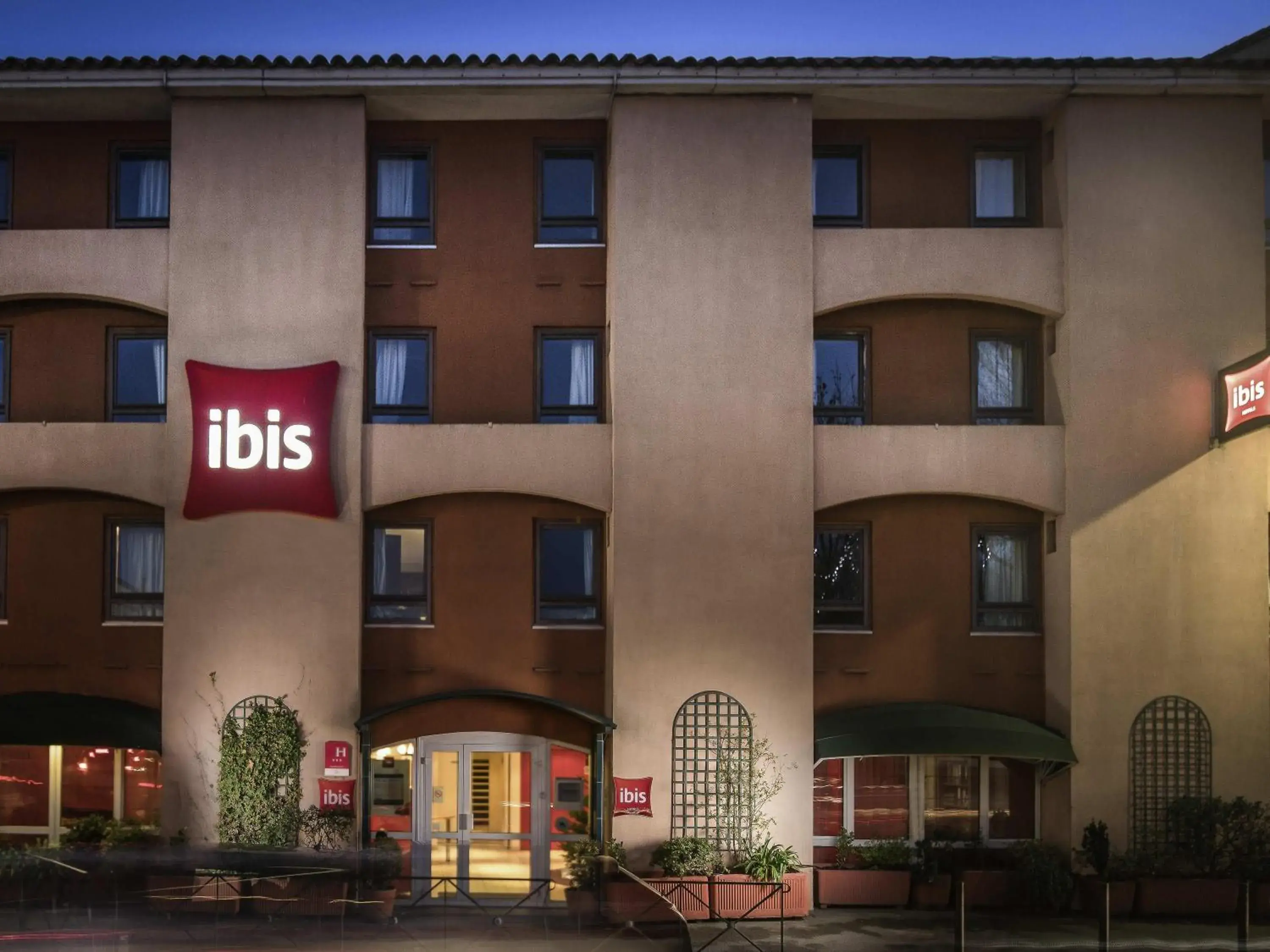 Property building in ibis Carcassonne Centre - La Cité Property building in ibis Carcassonne Centre - La Cité