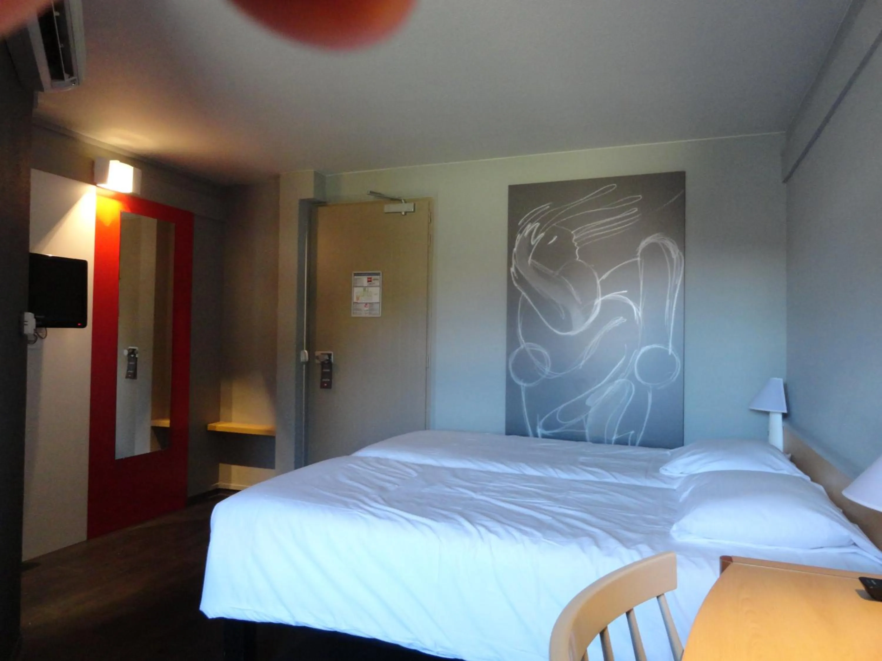 Bed in ibis Carcassonne Centre - La Cité