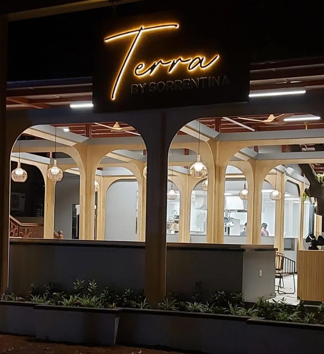 Restaurant/places to eat in Outpost@Alibaug