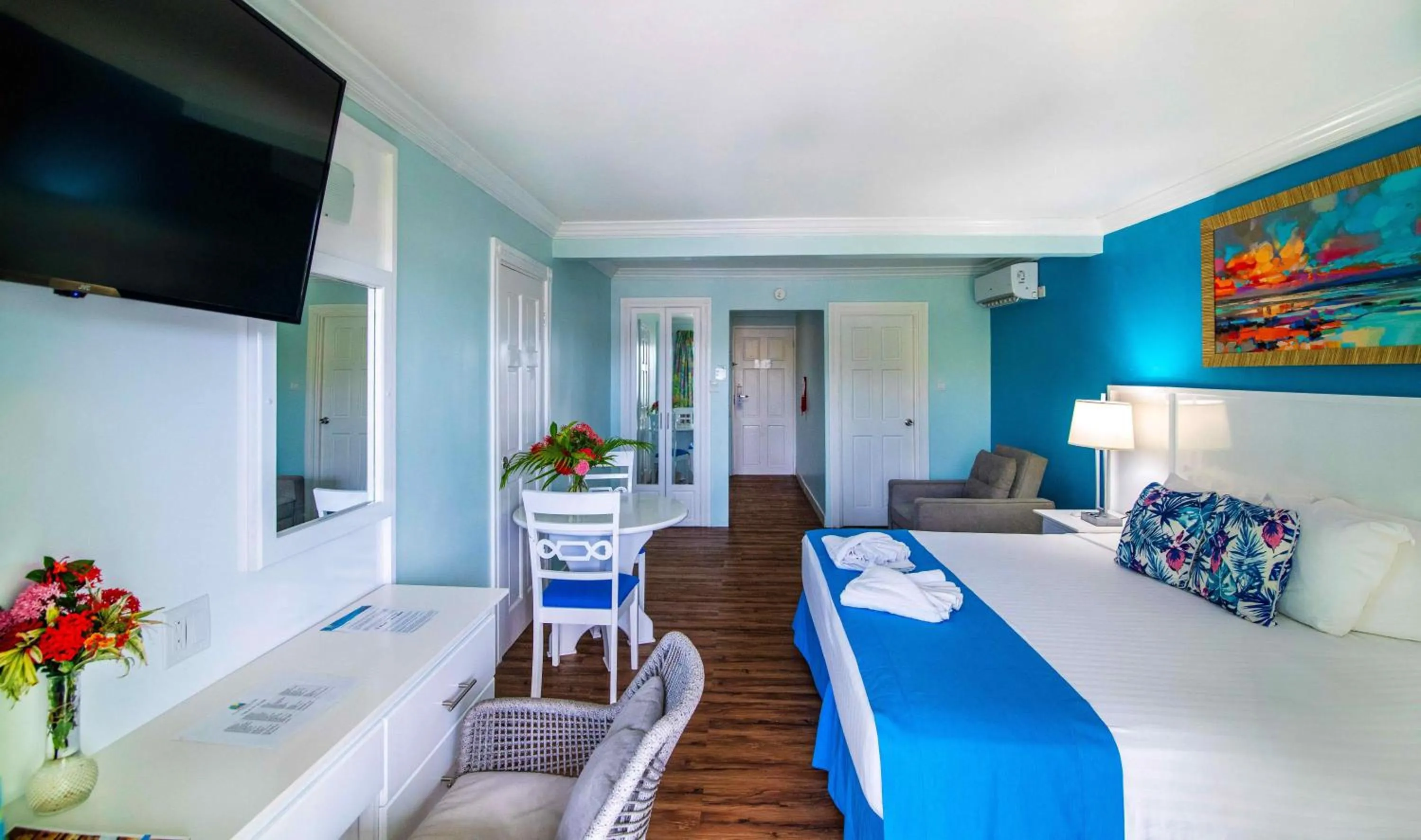 Bed in Dover Beach Hotel