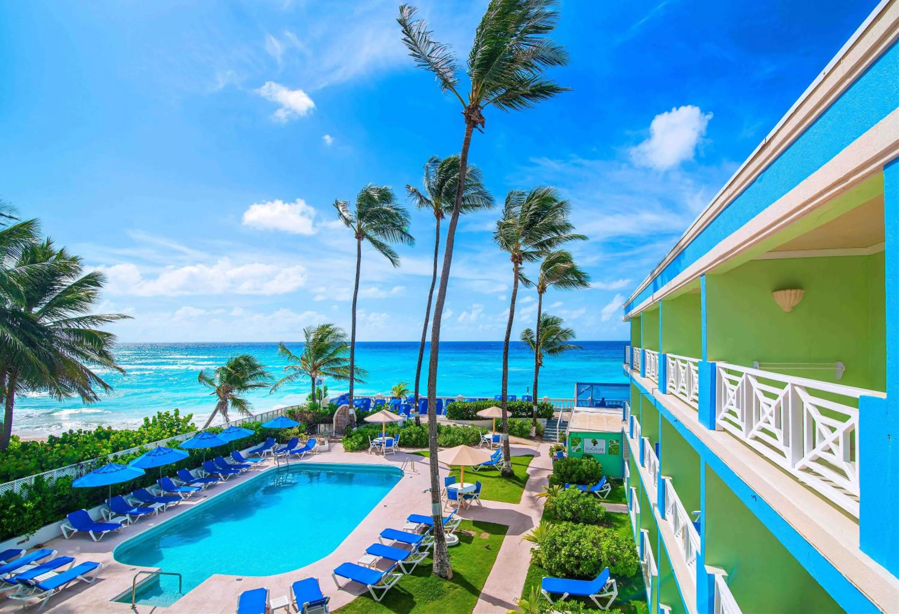 Swimming pool in Dover Beach Hotel