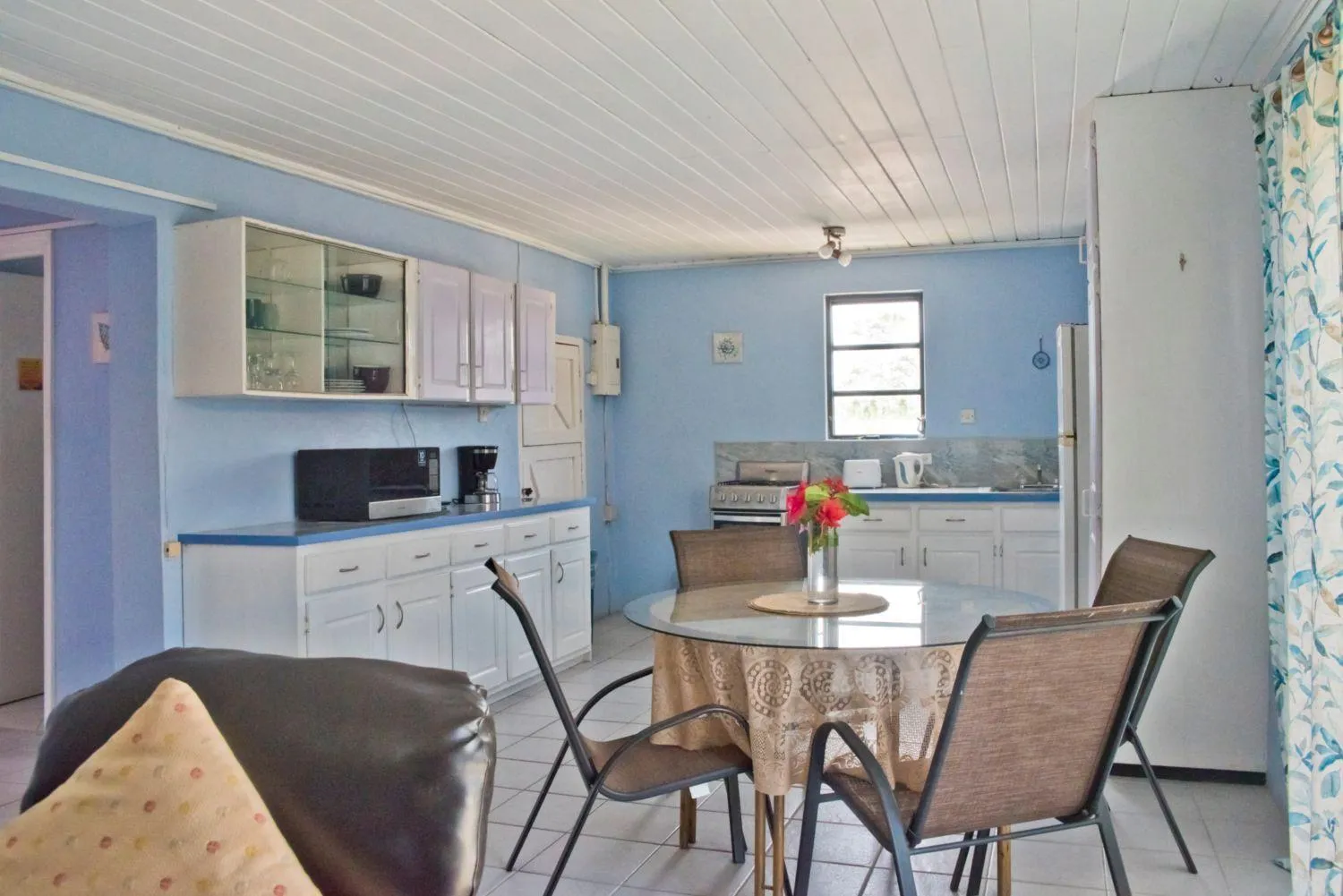 Dining area in Dover Beach Hotel