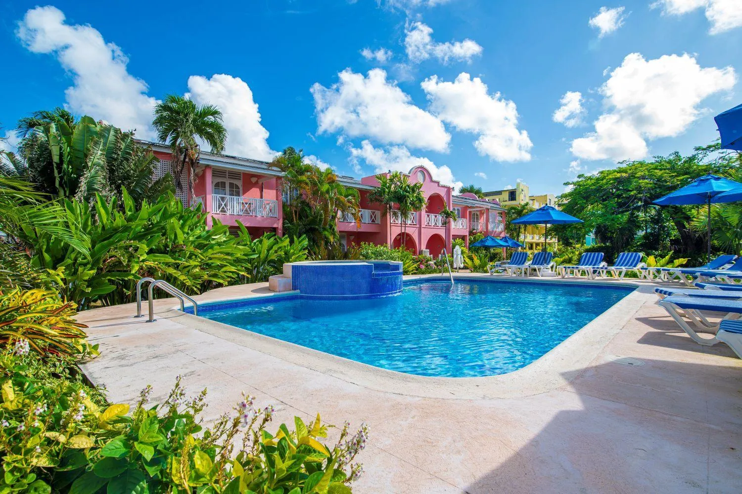 Swimming pool in Dover Beach Hotel