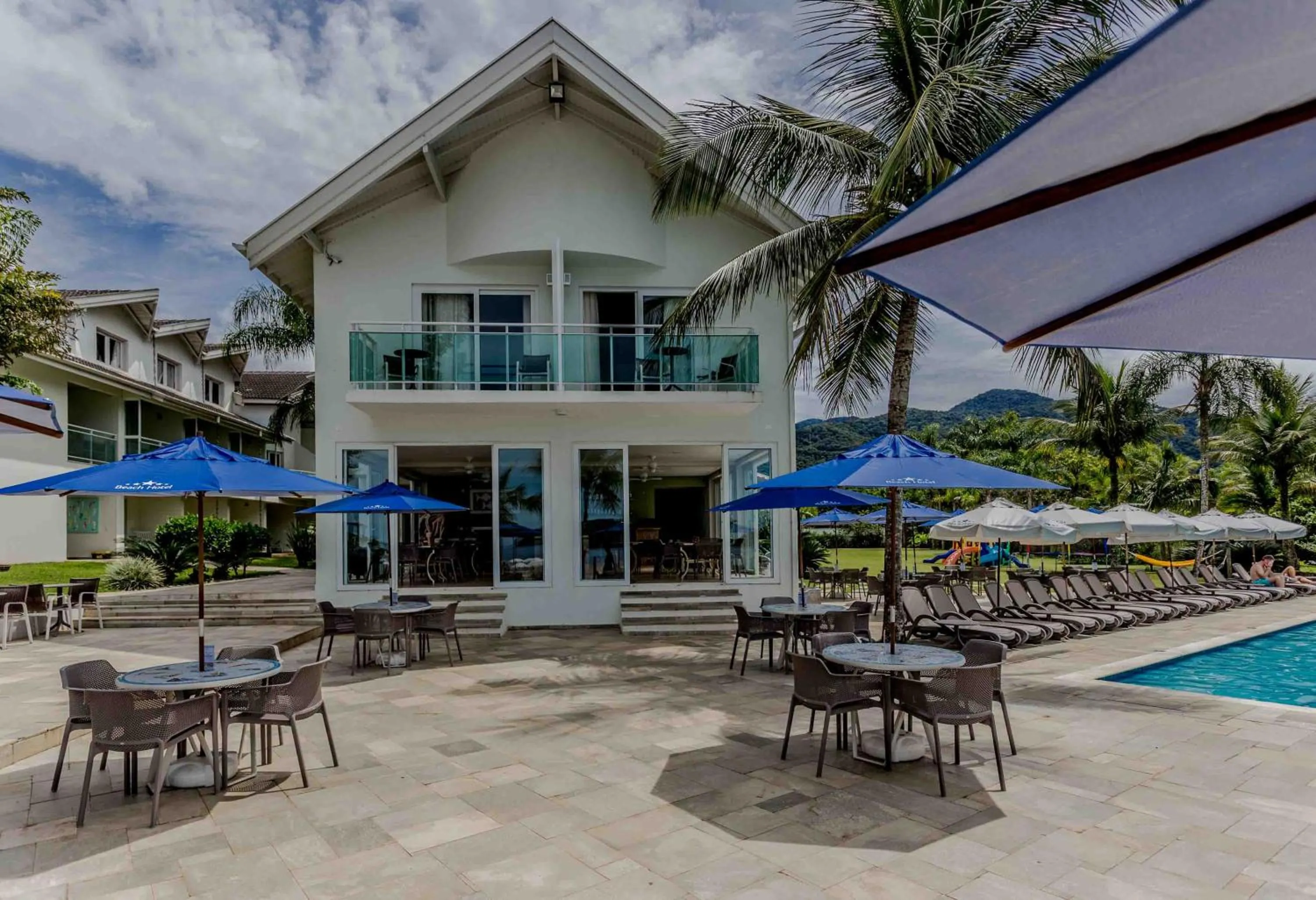 Facade/entrance in Beach Hotel Juquehy