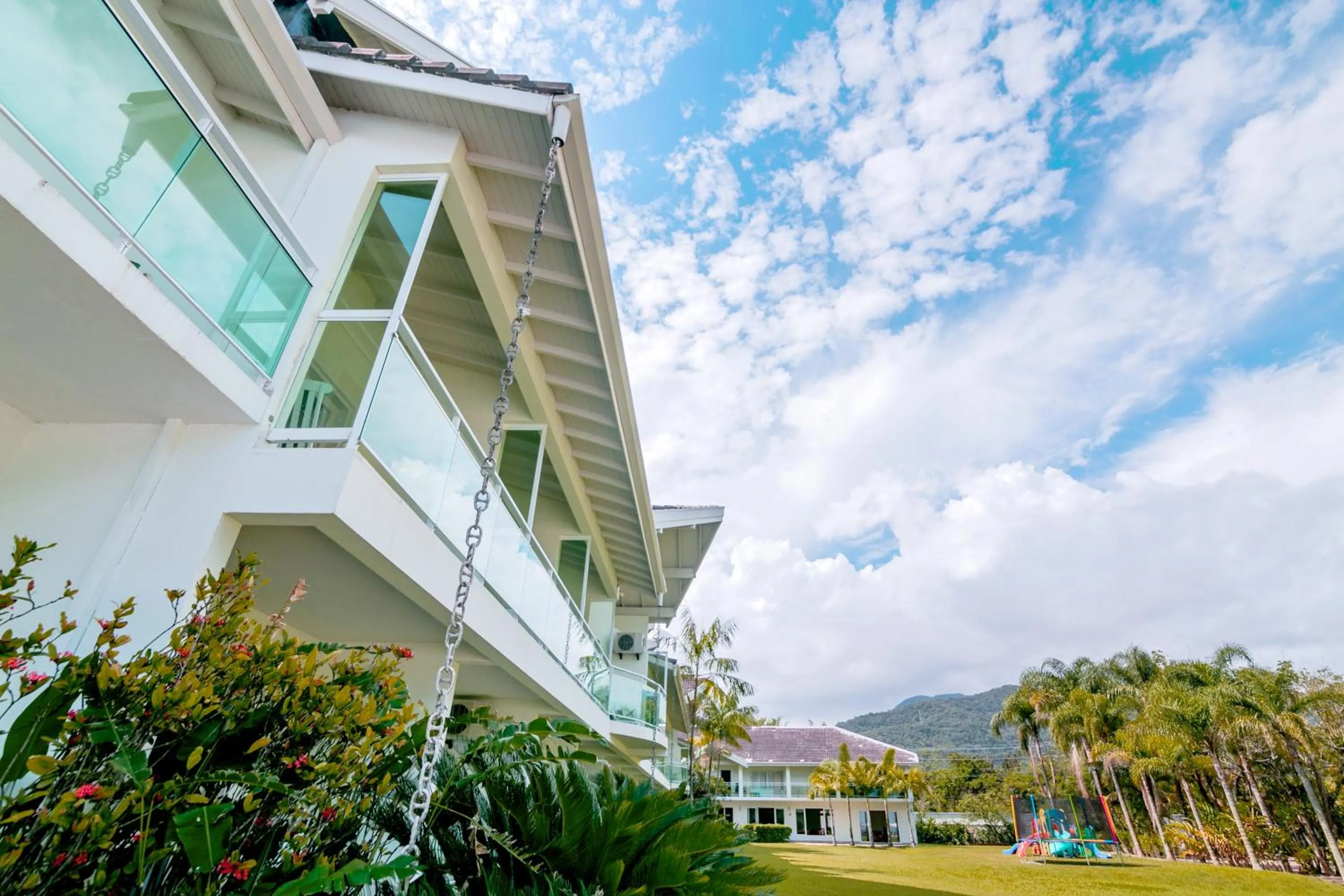 Facade/entrance in Beach Hotel Juquehy