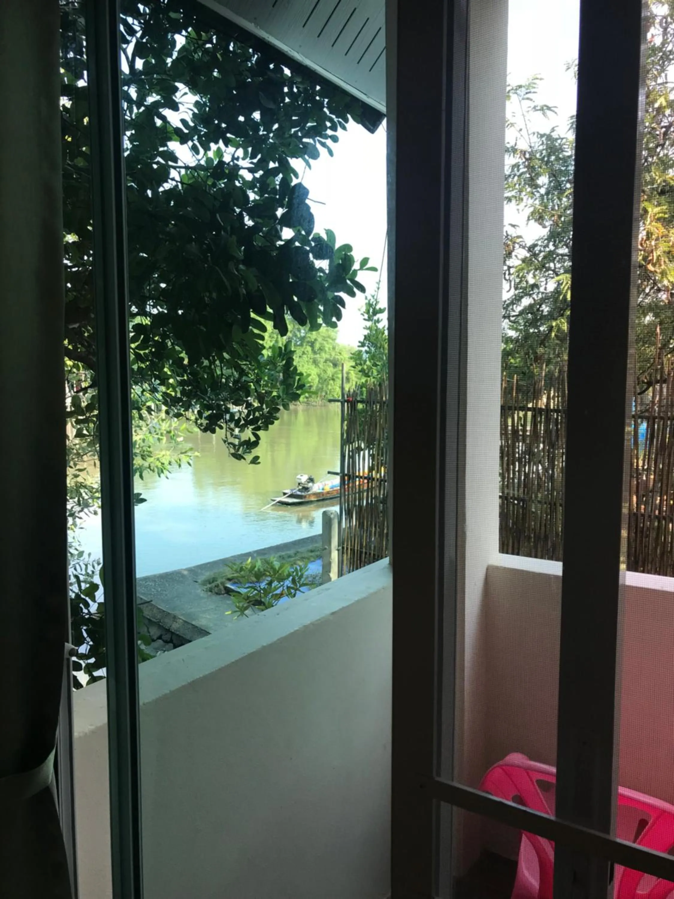 Baan Bon Resort Bang Tabun