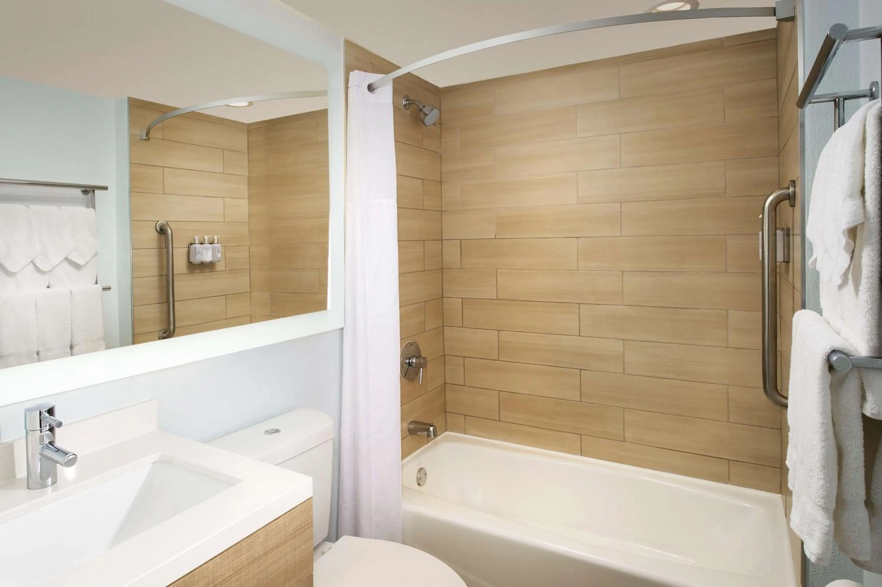 Bathroom in Best Western Beachside Inn